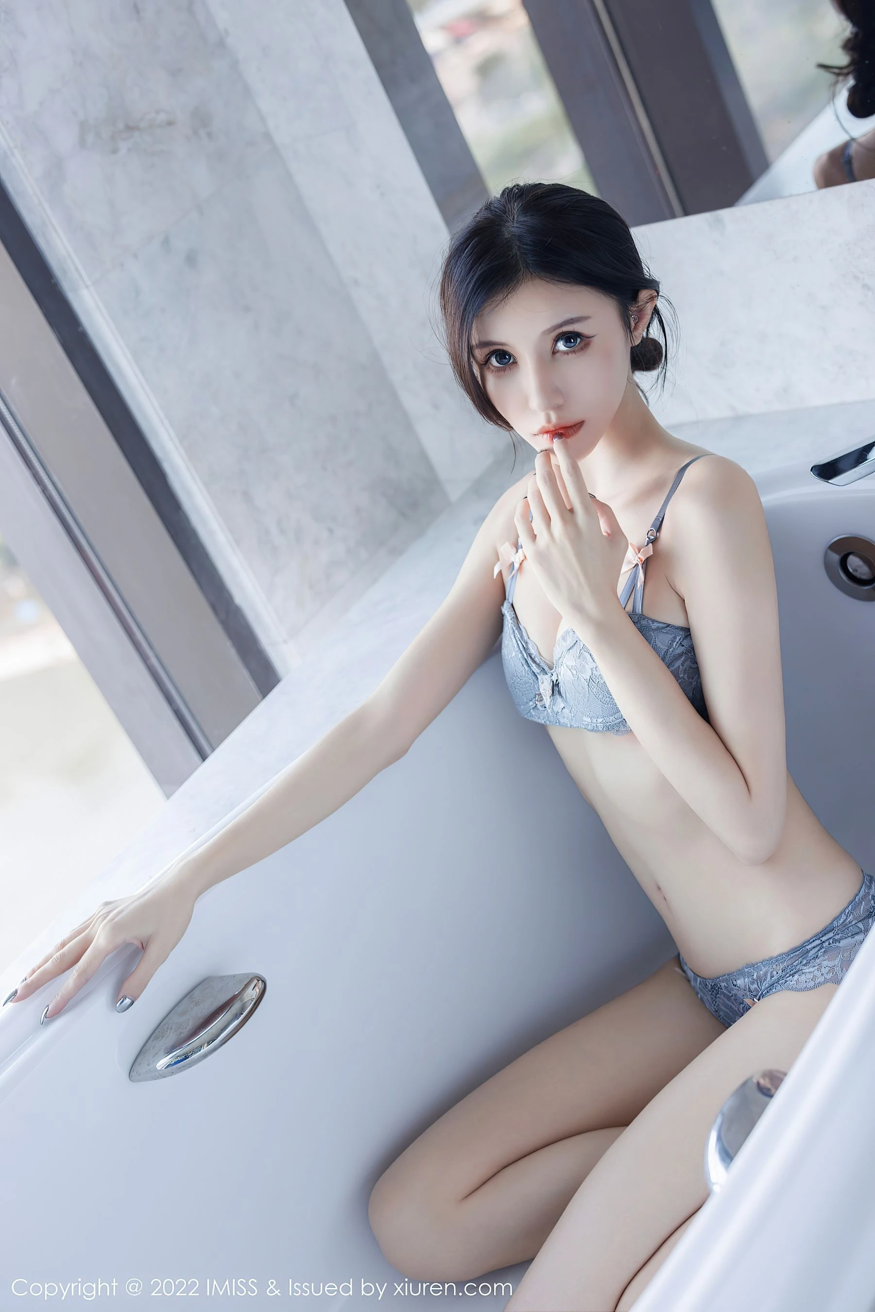 校花優雅山景寫真 - 秋季激情風格展現典藏 - 12