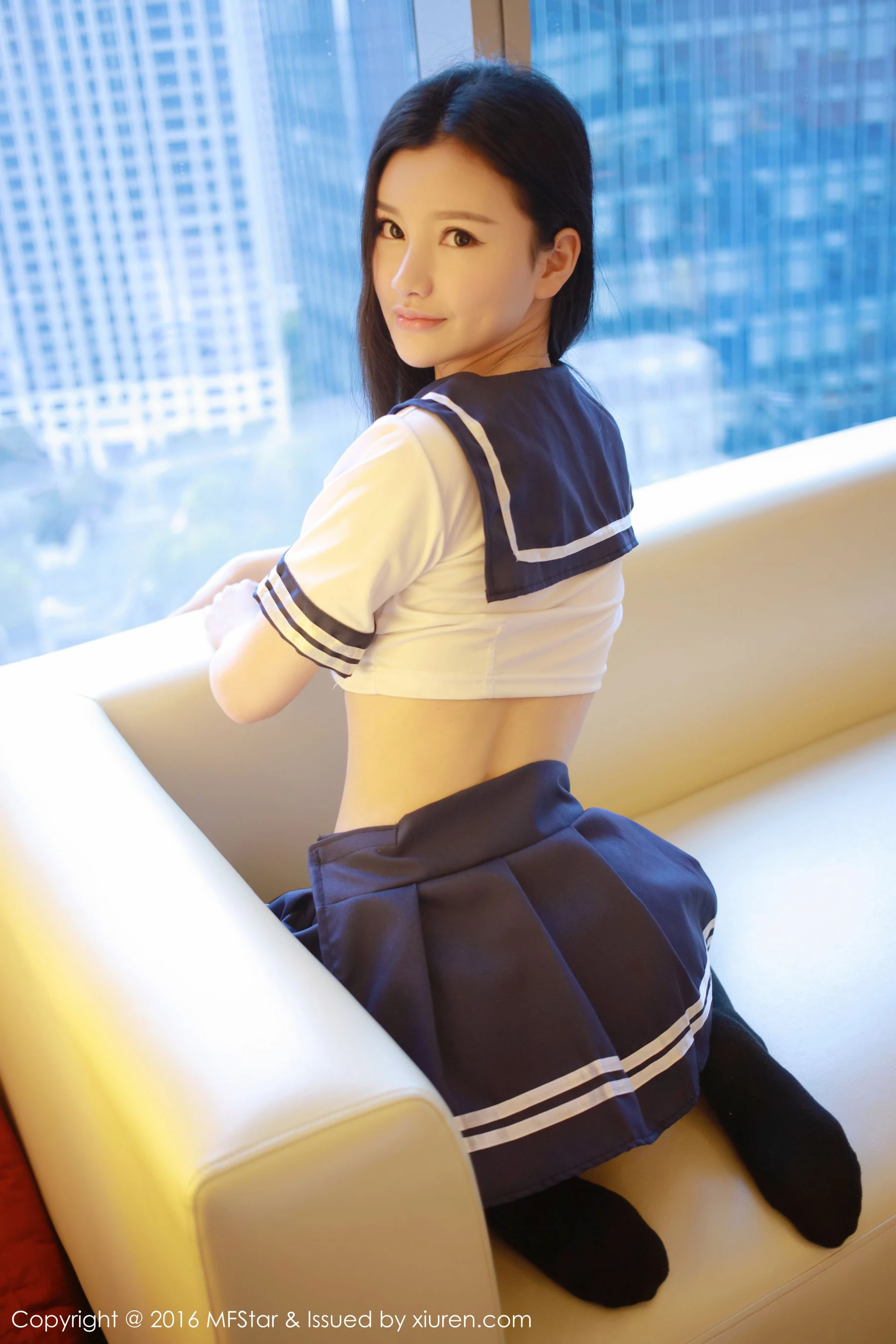 空姐優雅戶外寫真 - 雨季自信風格展現精選 - 19