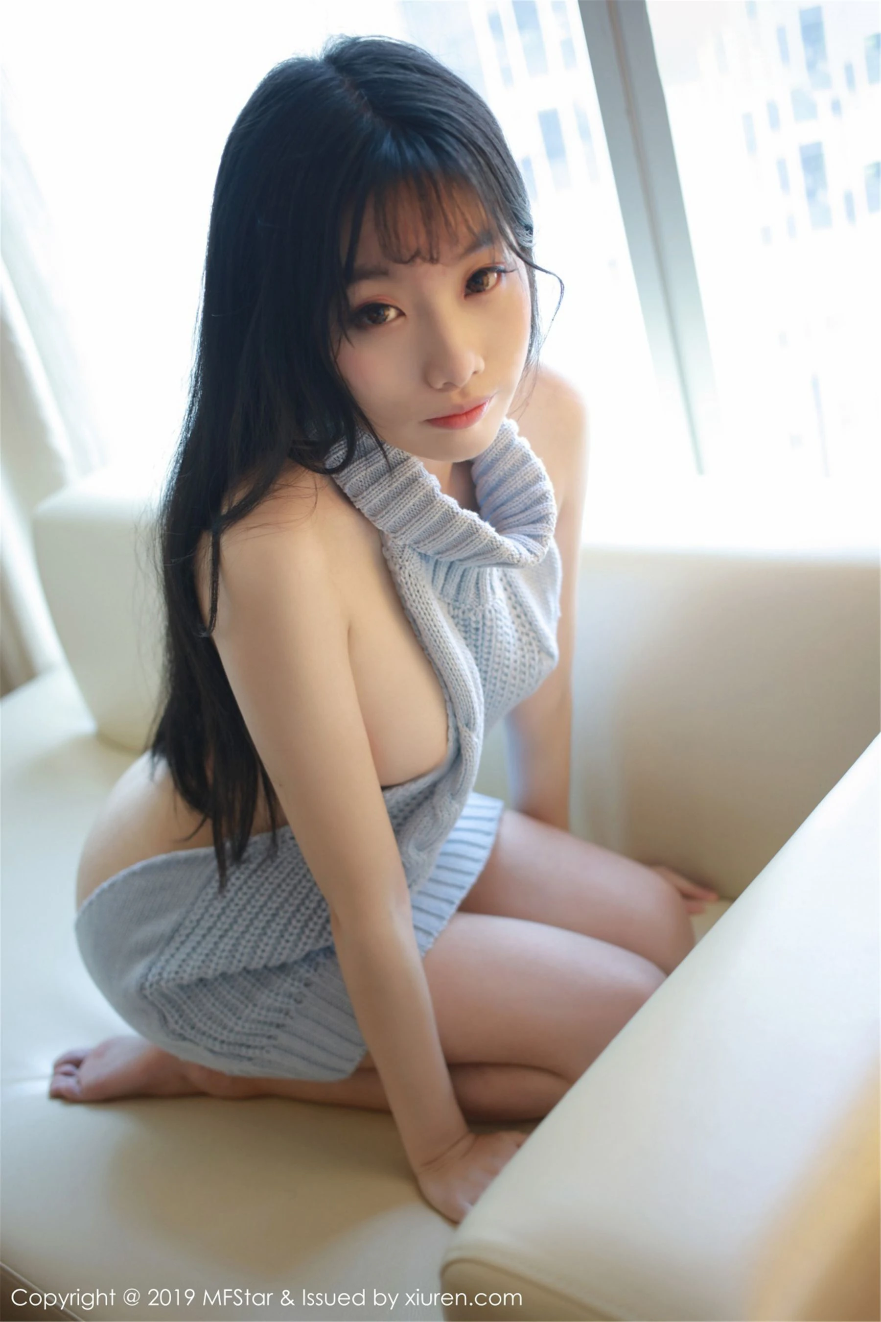 雨季限定車模甜美寫真集 - 海邊優雅瞬間捕捉限量 - 4