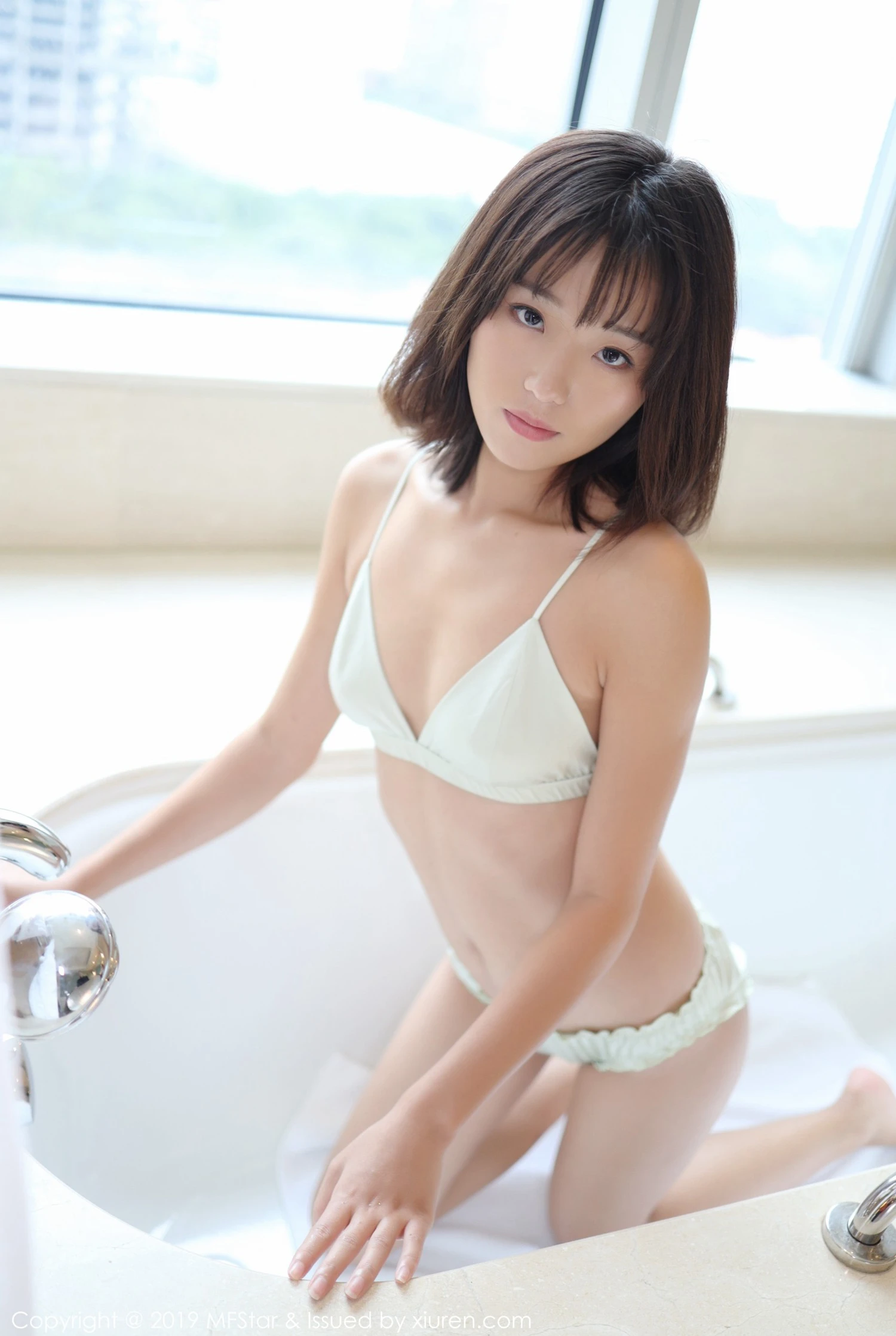黃昏高雄主播寫真精選 - 優雅街拍激情完美融合限量 - 2
