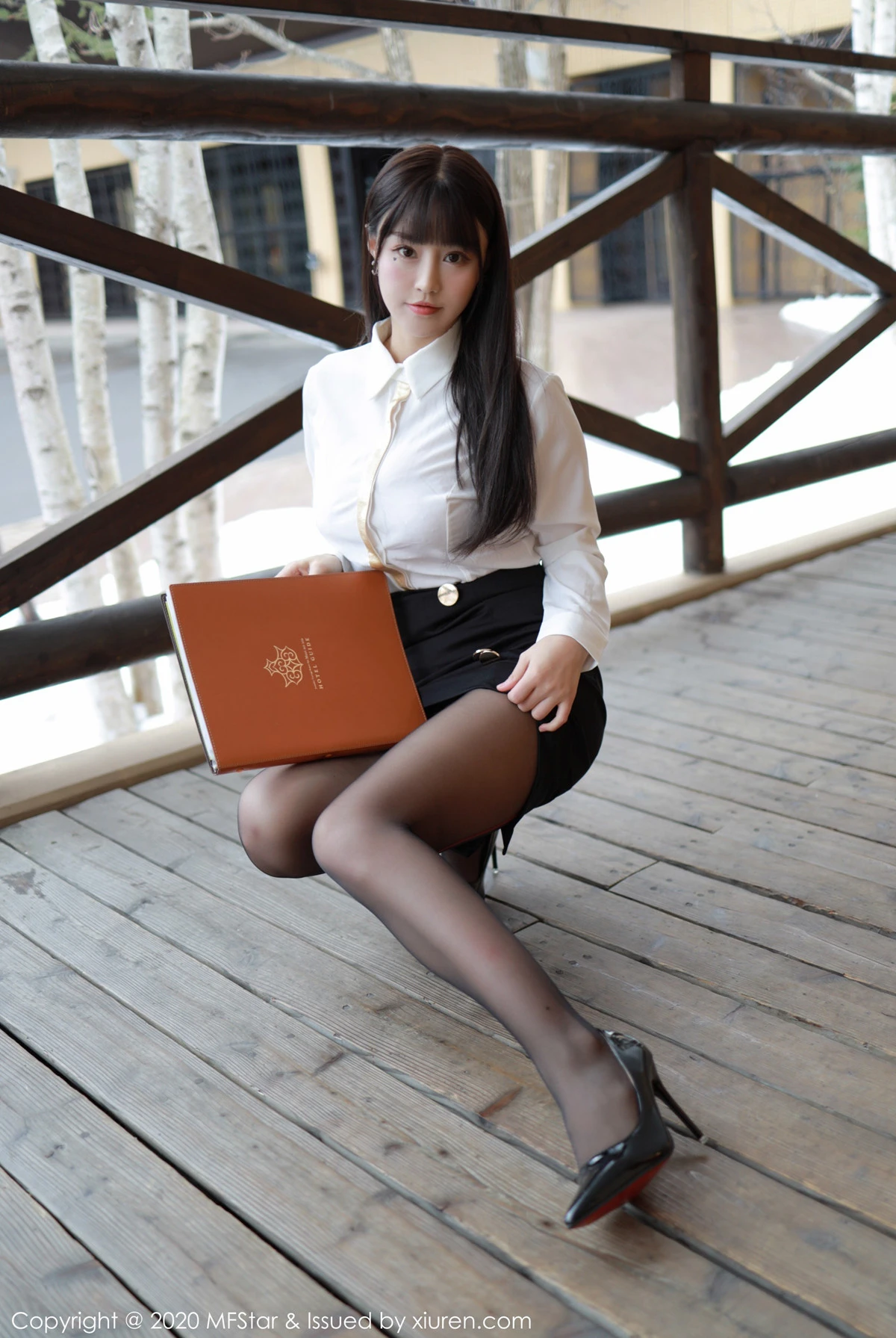 活潑空姐私藏美照 – 苗慄自然光正午獨家呈現珍藏 - 19