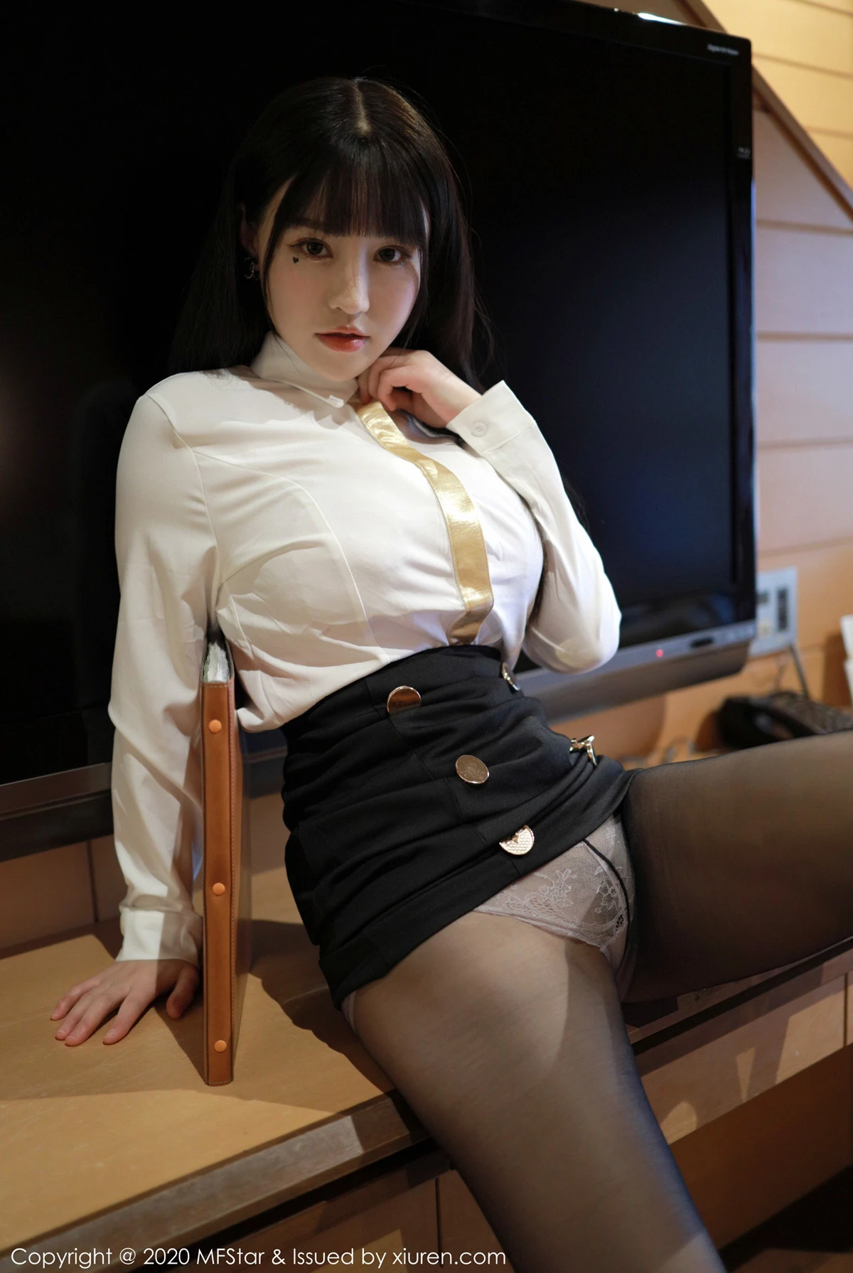 活潑空姐私藏美照 – 苗慄自然光正午獨家呈現珍藏 - 36