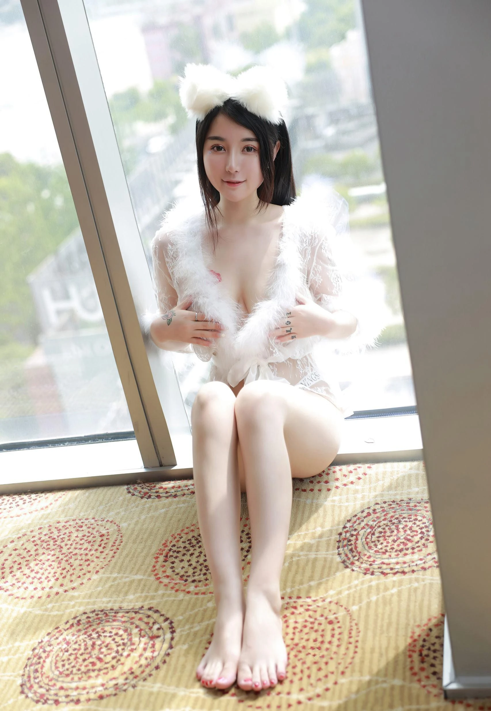 苗慄正午車模美照 – 時尚魅力山景實錄限量 - 1