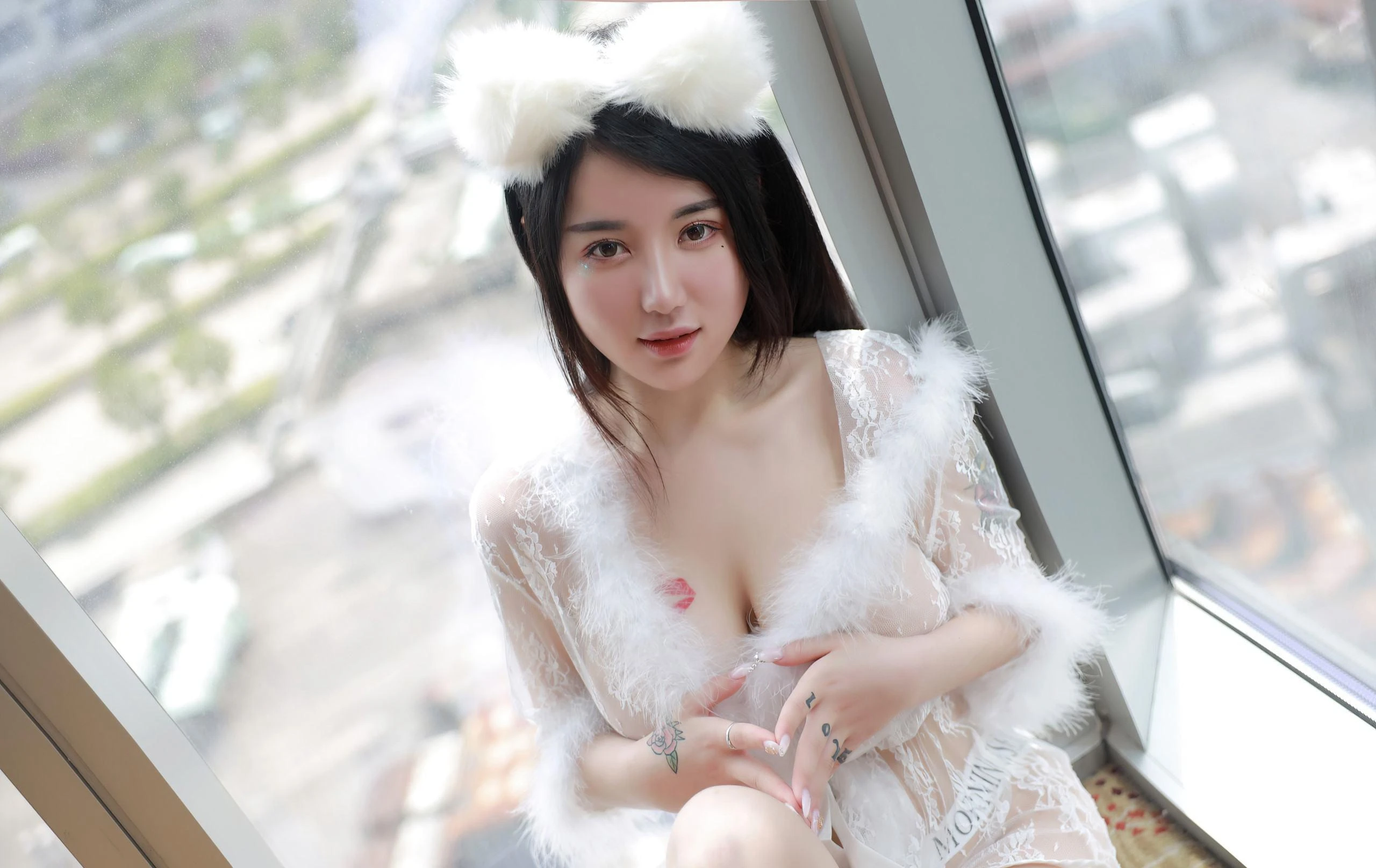 苗慄正午車模美照 – 時尚魅力山景實錄限量 - 12