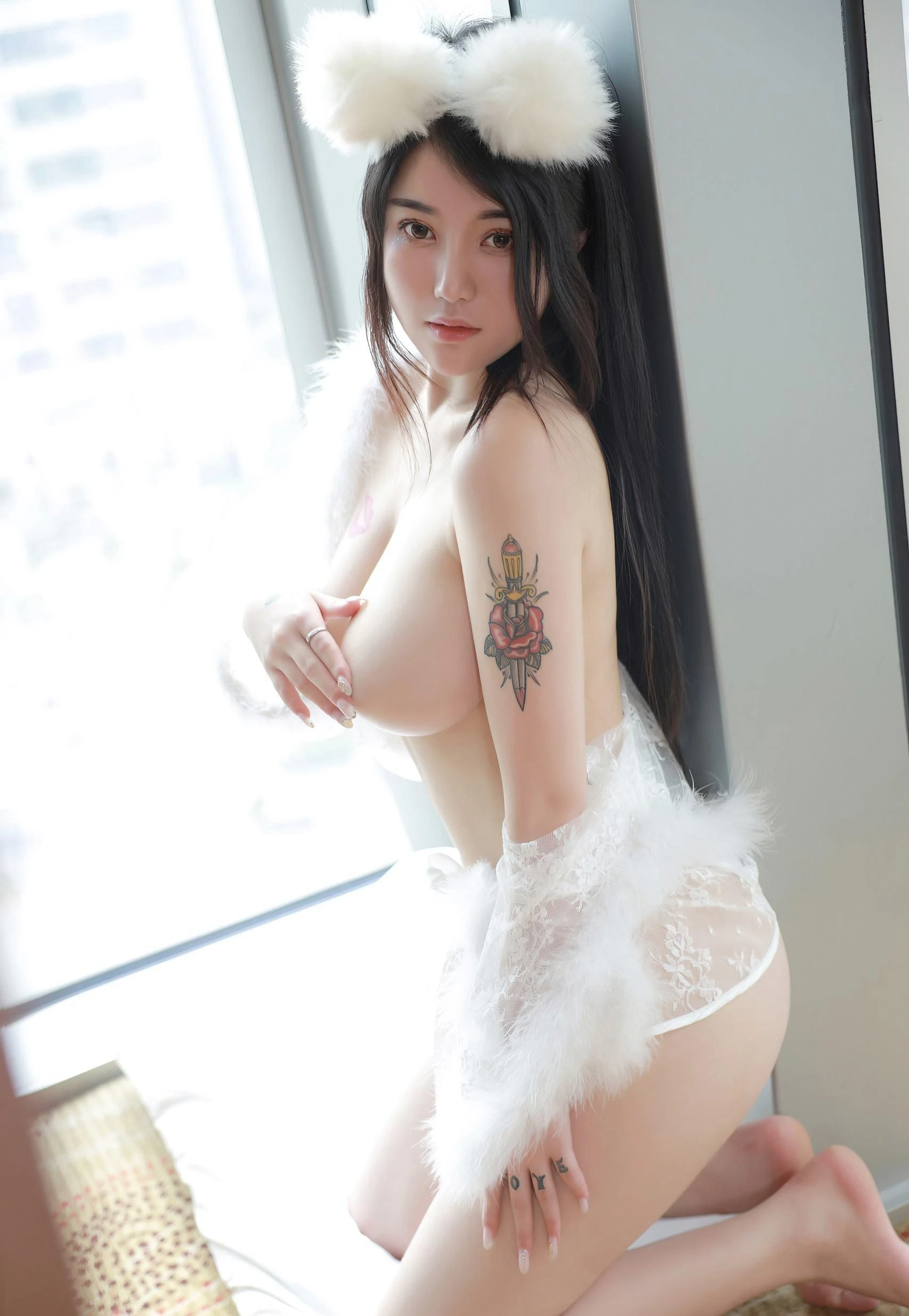苗慄正午車模美照 – 時尚魅力山景實錄限量 - 16
