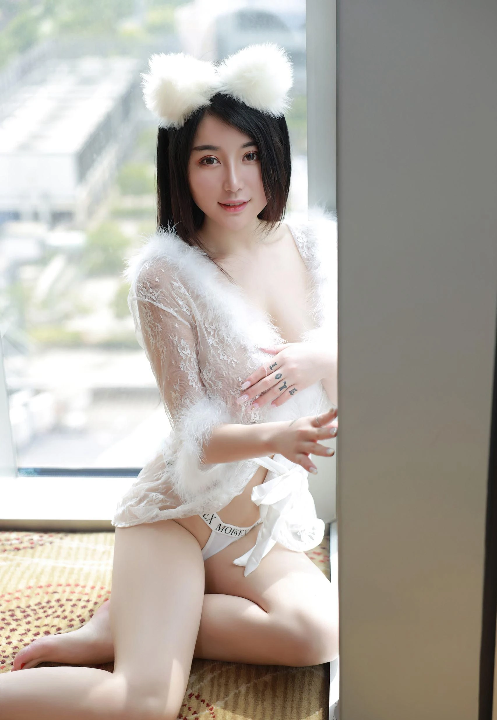 苗慄正午車模美照 – 時尚魅力山景實錄限量 - 34
