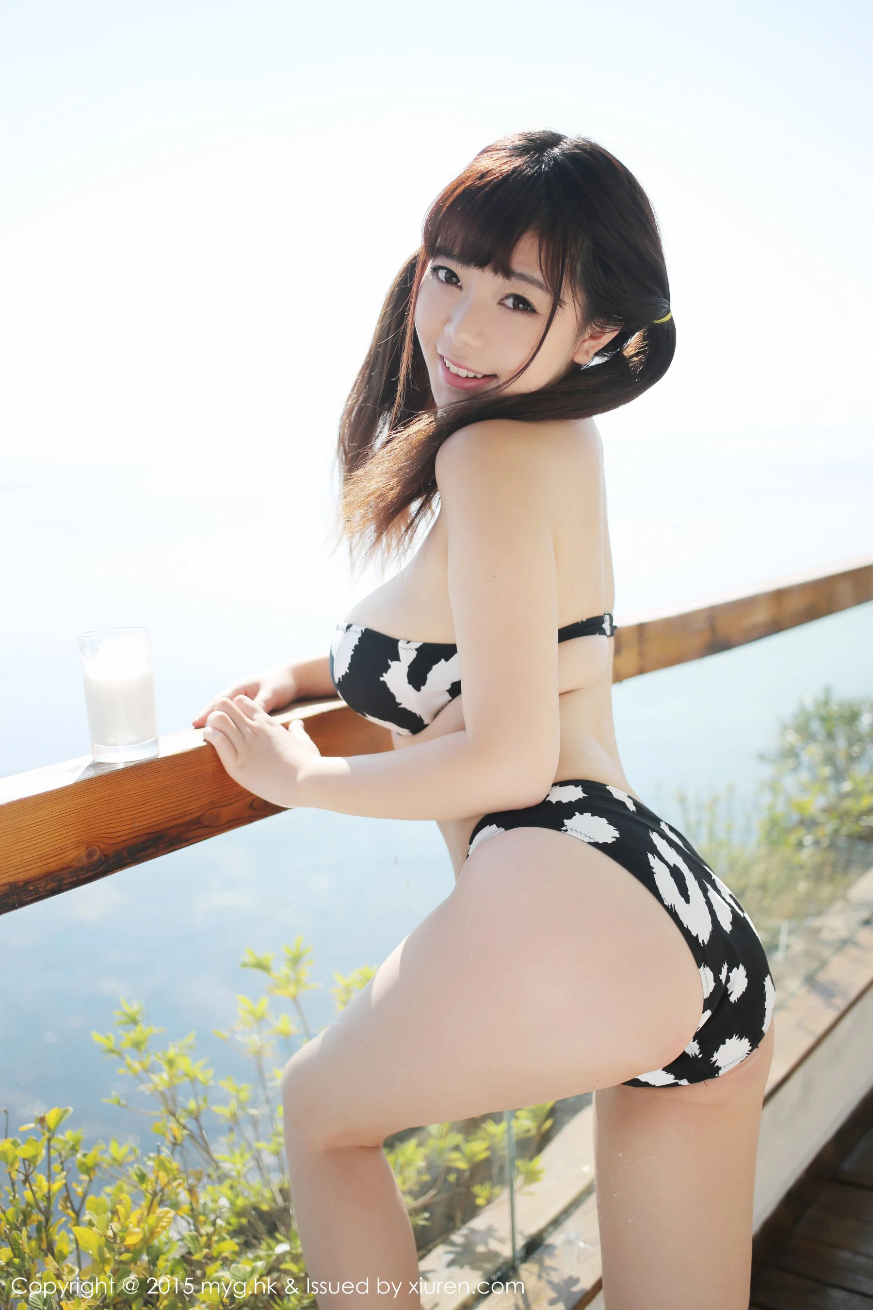 嫩模知性街拍寫真 - 晴日活力風格展現典藏 - 23
