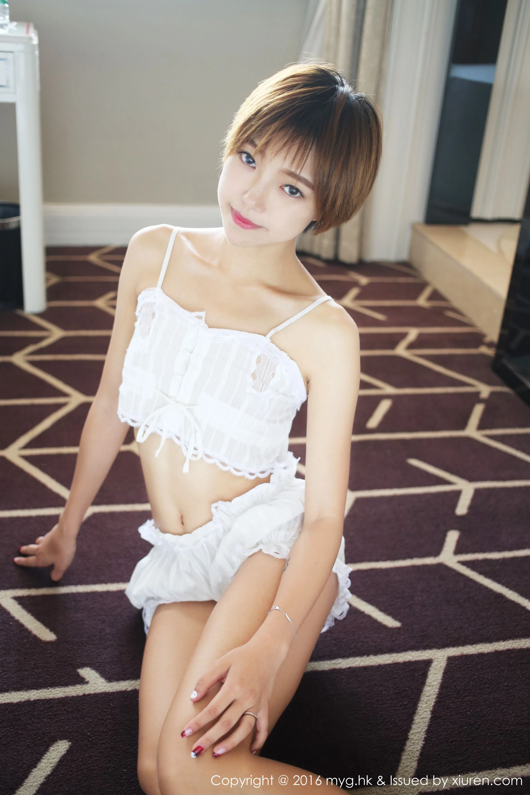 模特清純室內寫真 - 雨季自信風格展現珍藏 - 15