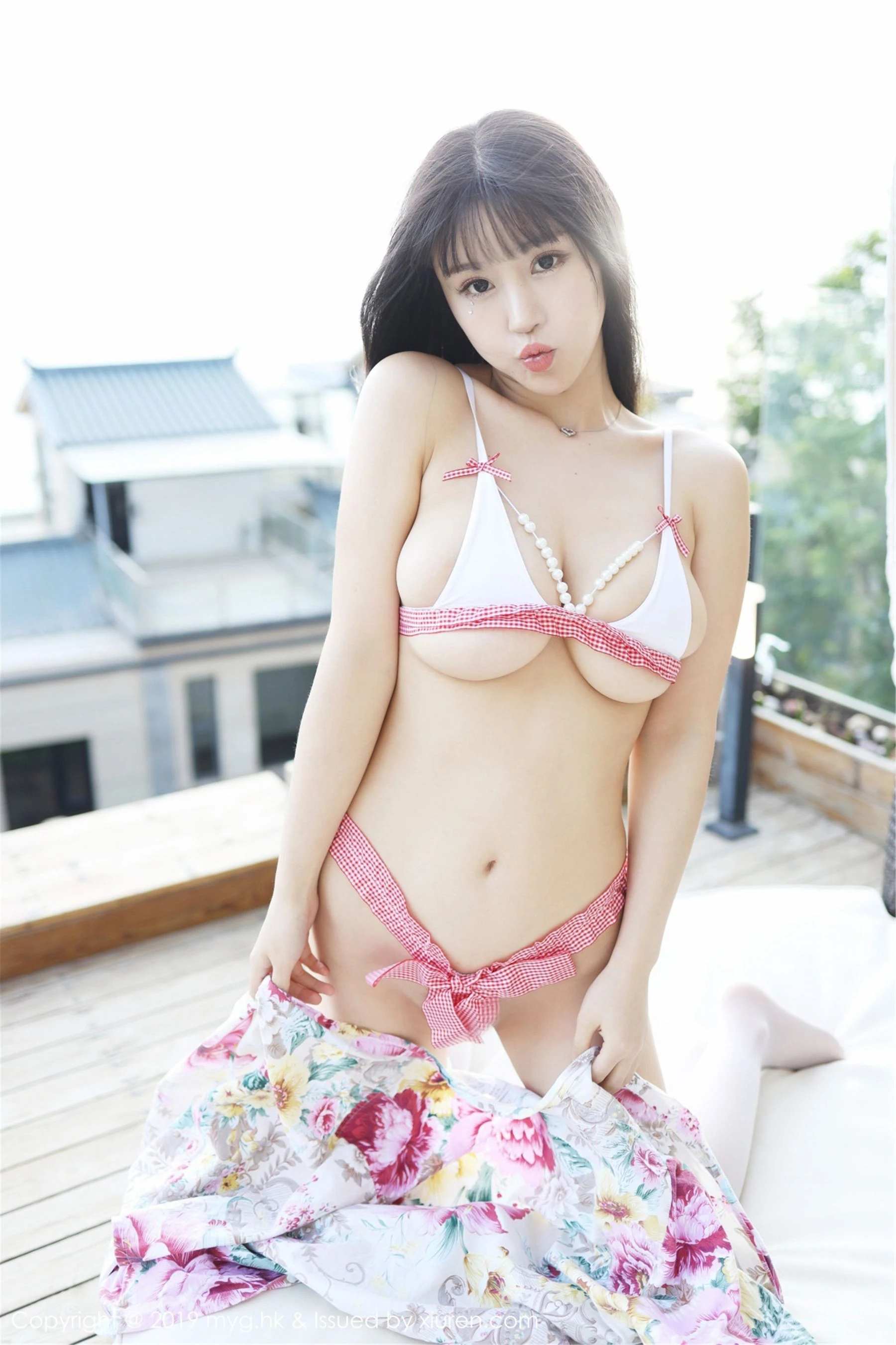活力時刻空姐山景寫真 – 夏日性感風採再現限量 - 2