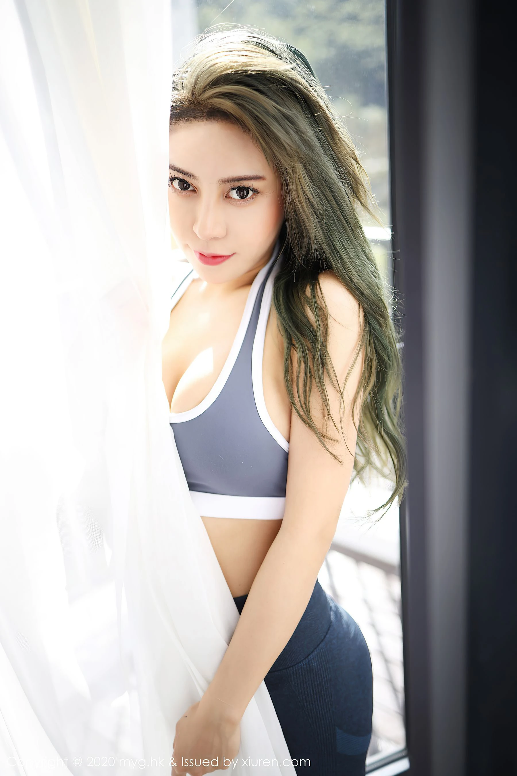 苗慄全日車模美照 – 知性魅力海邊實錄典藏 - 13