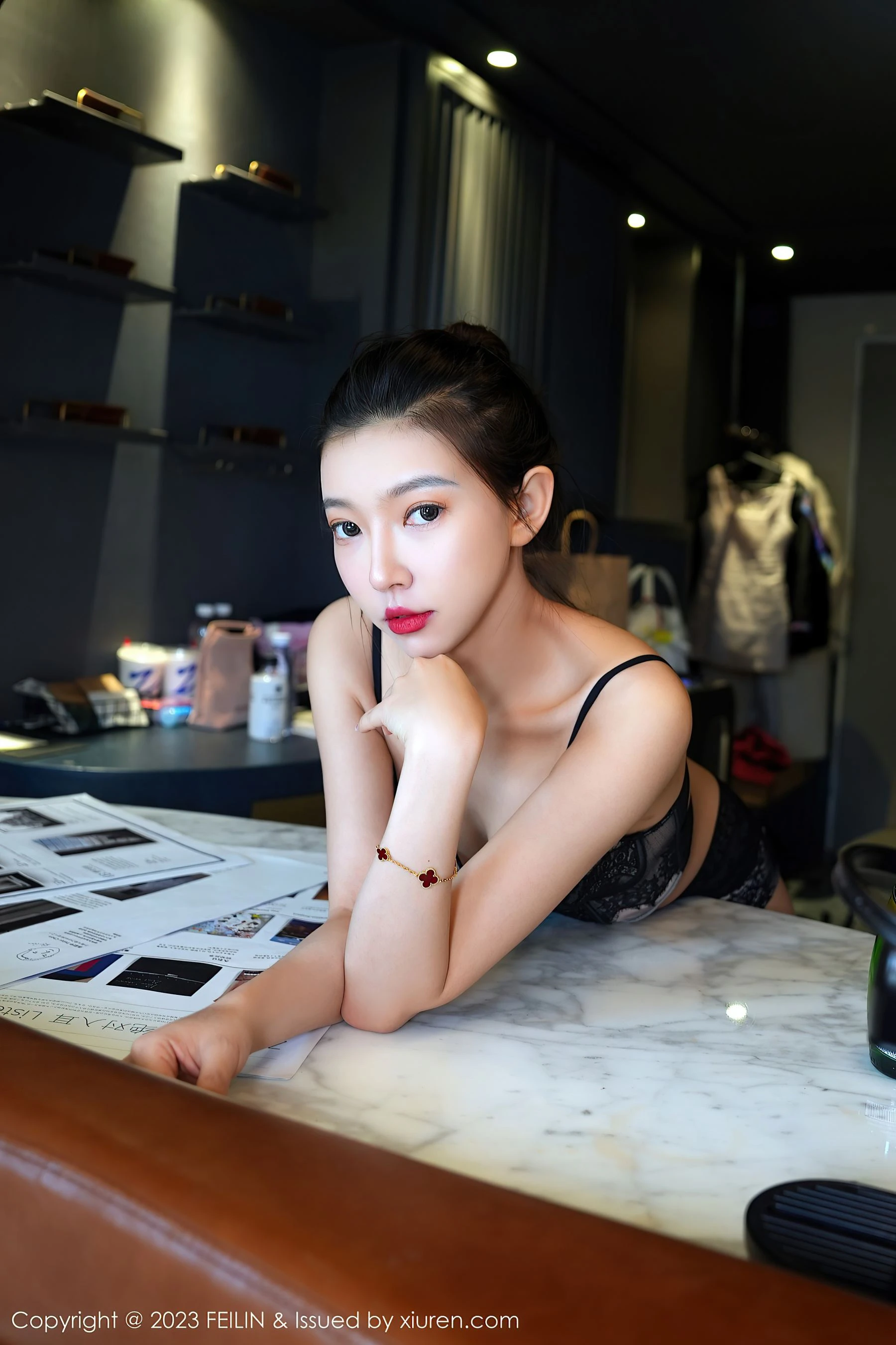 苗慄正午主播美照 – 清純魅力戶外實錄典藏 - 11