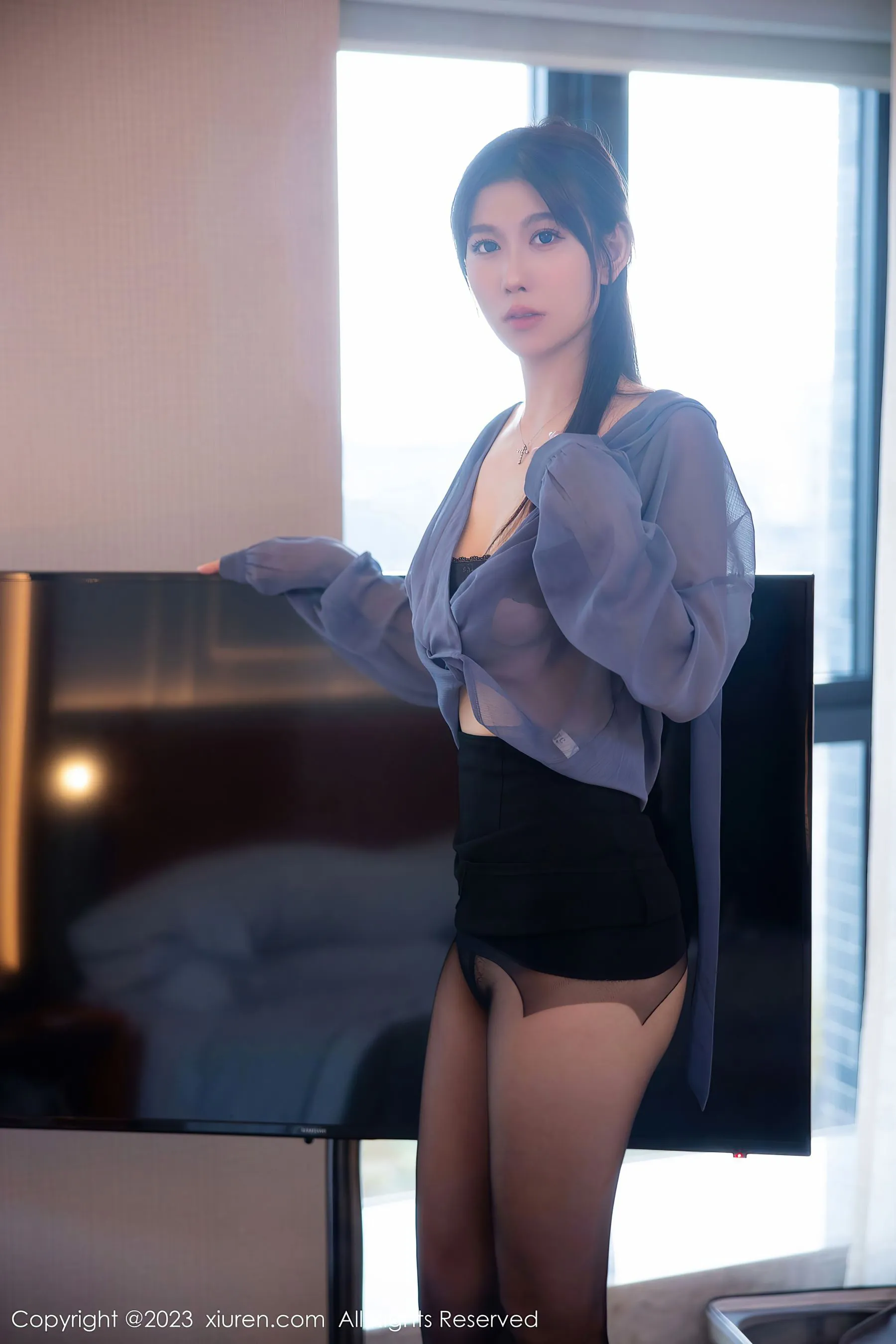 苗慄正午空姐美照 – 高貴魅力戶外實錄獨家 - 18