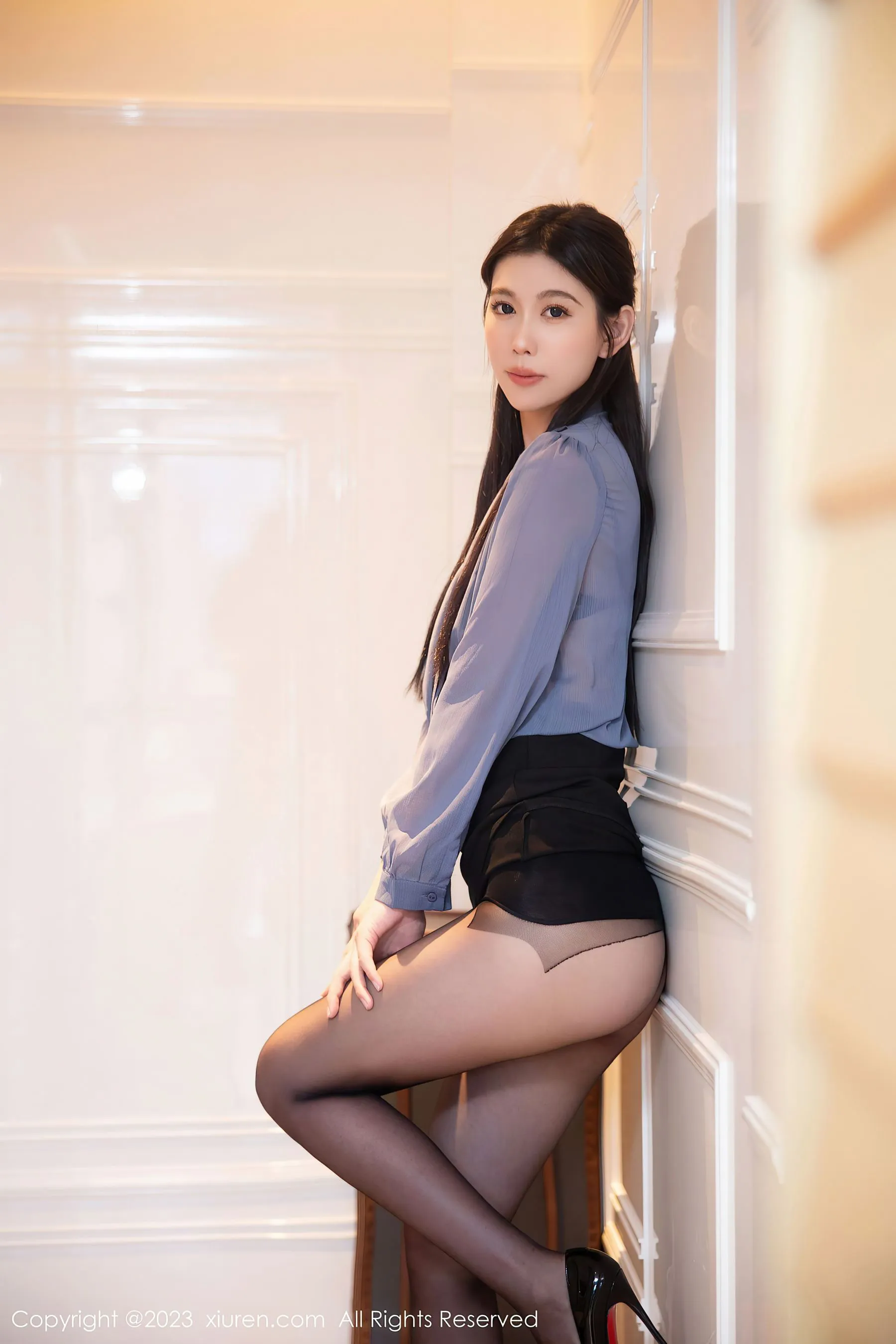 苗慄正午空姐美照 – 高貴魅力戶外實錄獨家 - 50