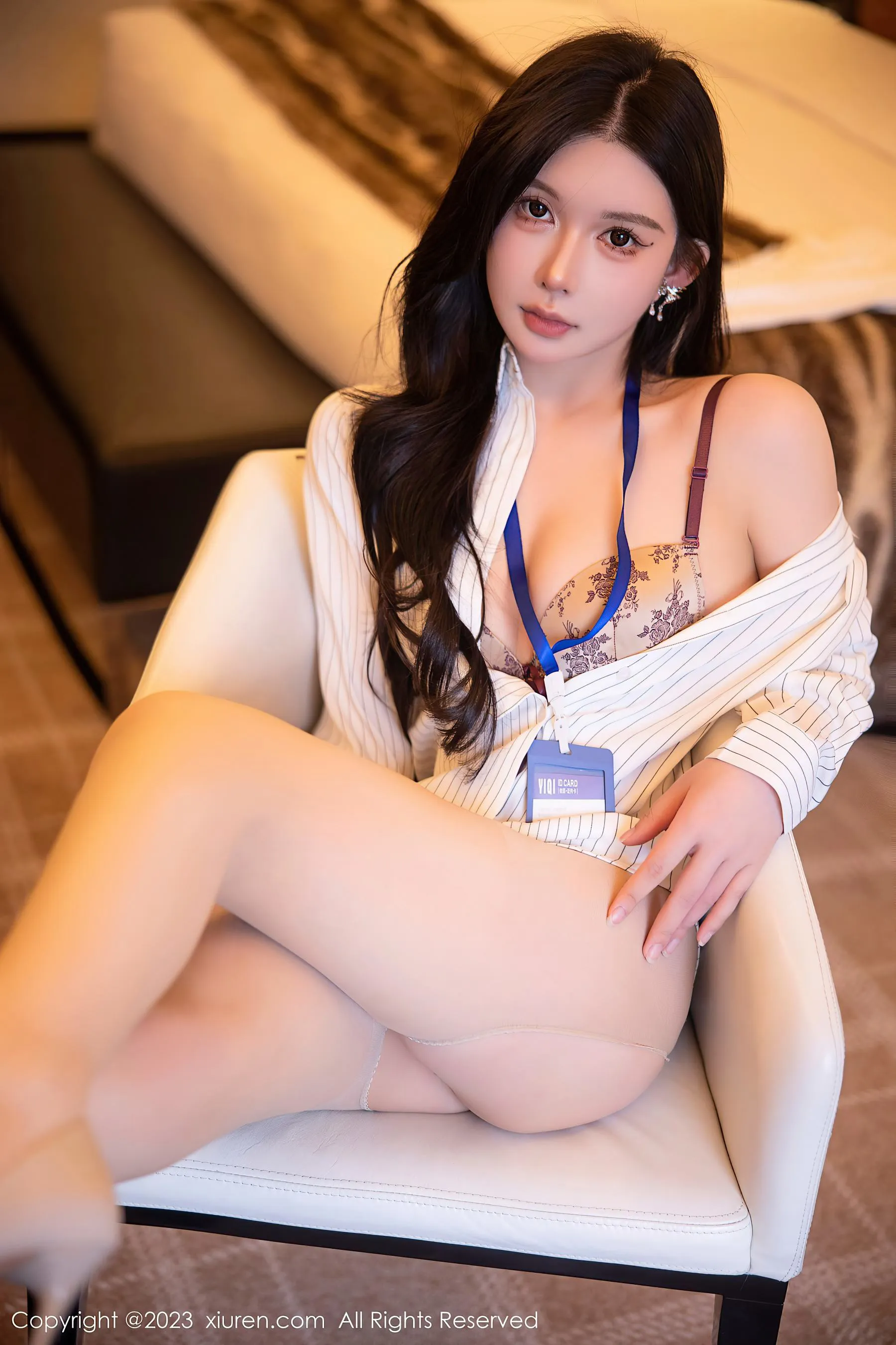 苗慄凌晨空姐美照 – 知性魅力攝影棚實錄珍藏 - 39