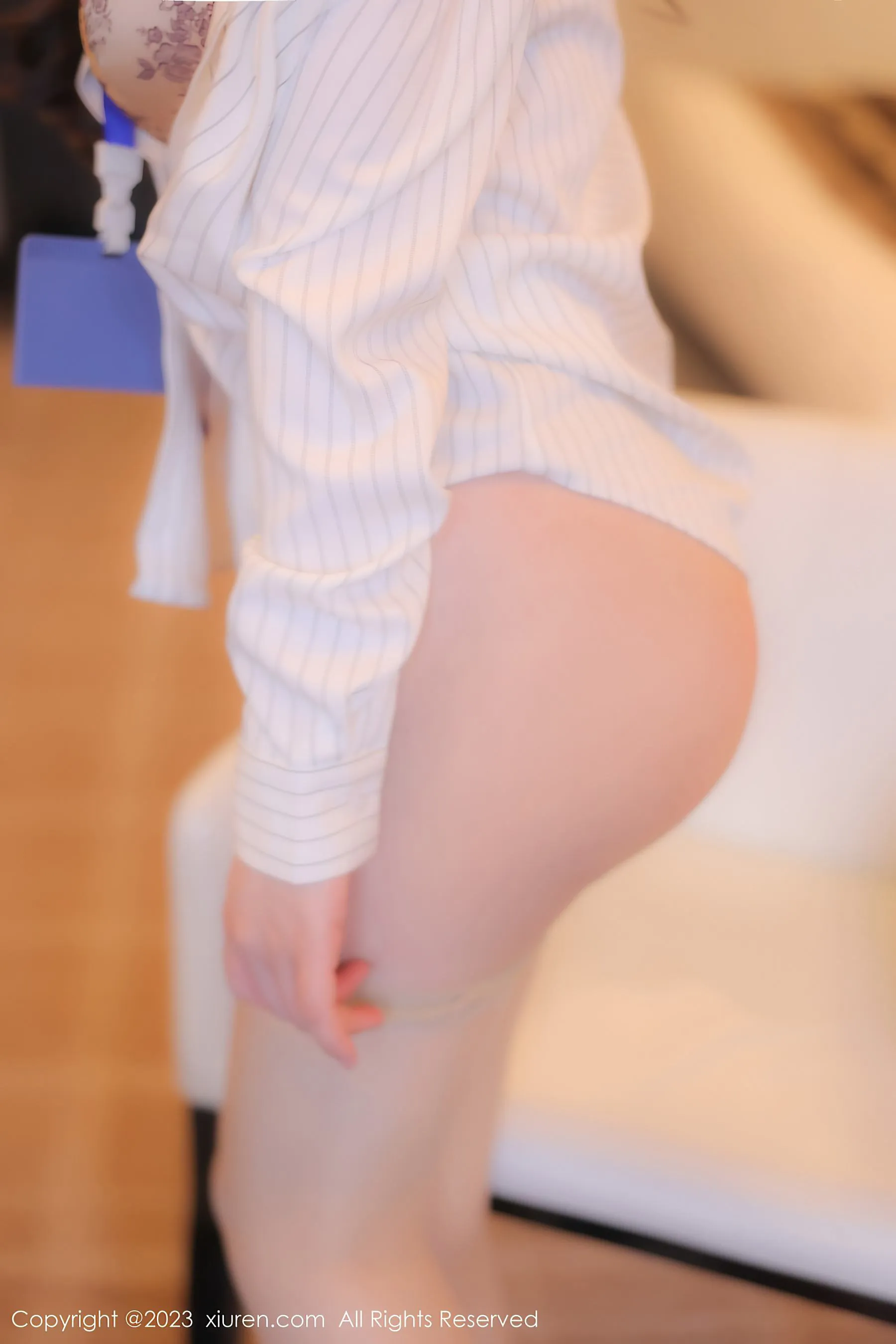 苗慄凌晨空姐美照 – 知性魅力攝影棚實錄珍藏 - 44
