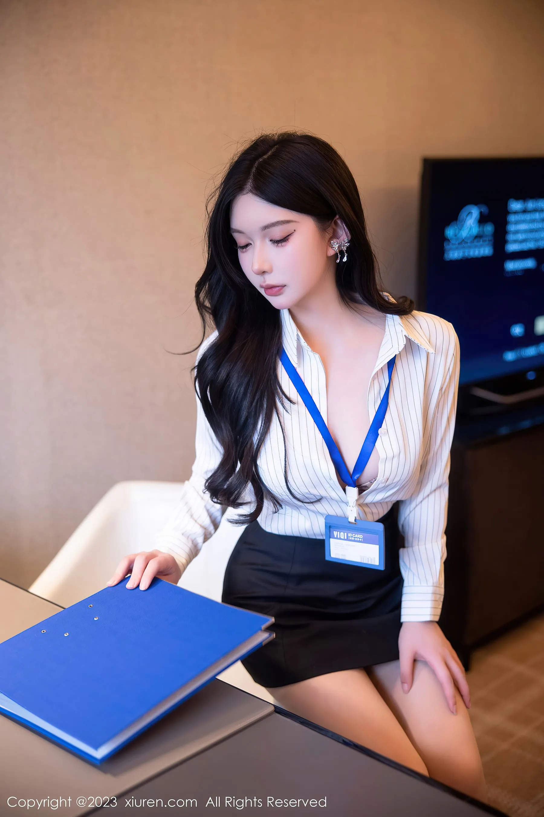 苗慄凌晨空姐美照 – 知性魅力攝影棚實錄珍藏 - 88