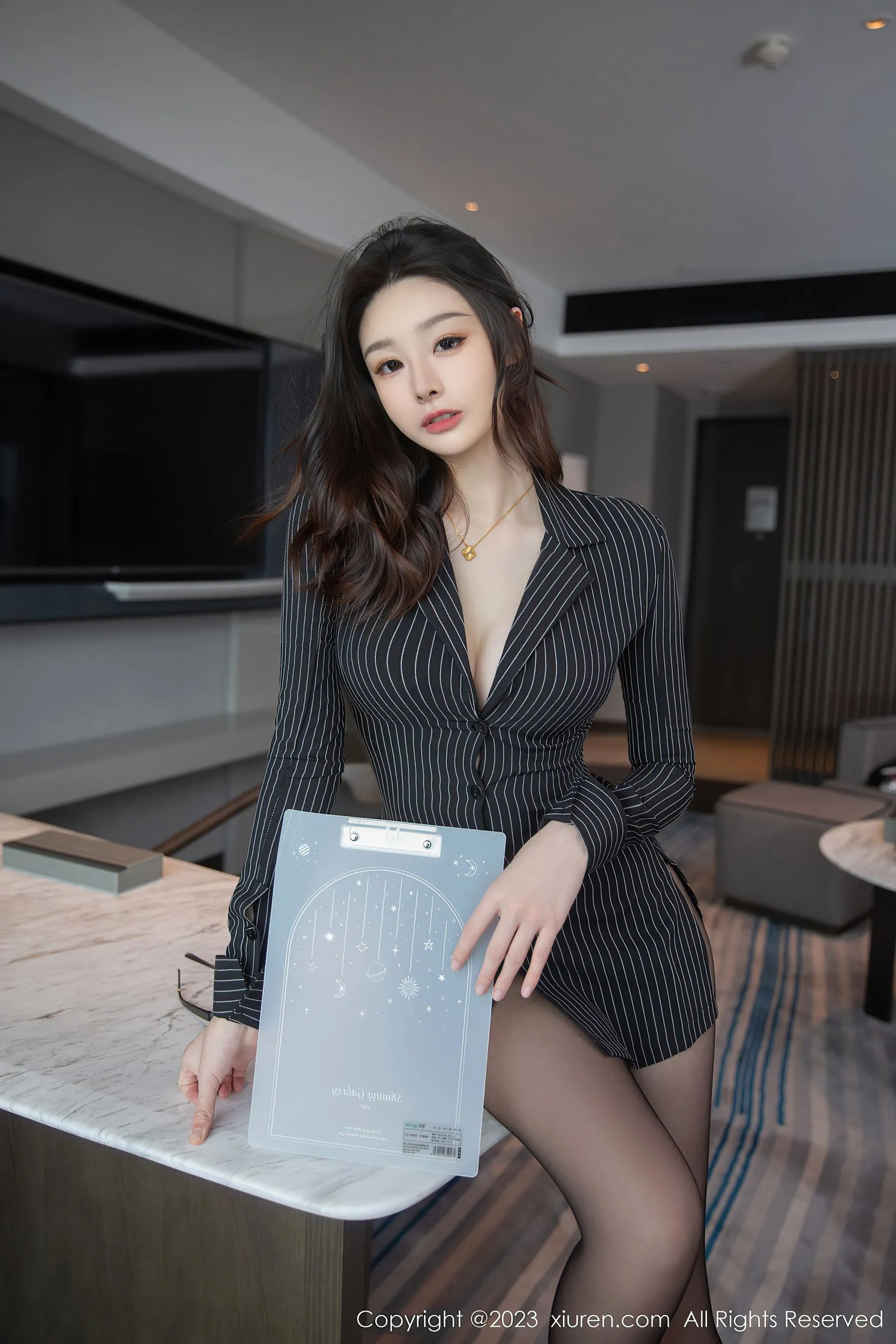 深夜苗慄DJ寫真精選 – 活潑街拍自信完美融合珍藏 - 73