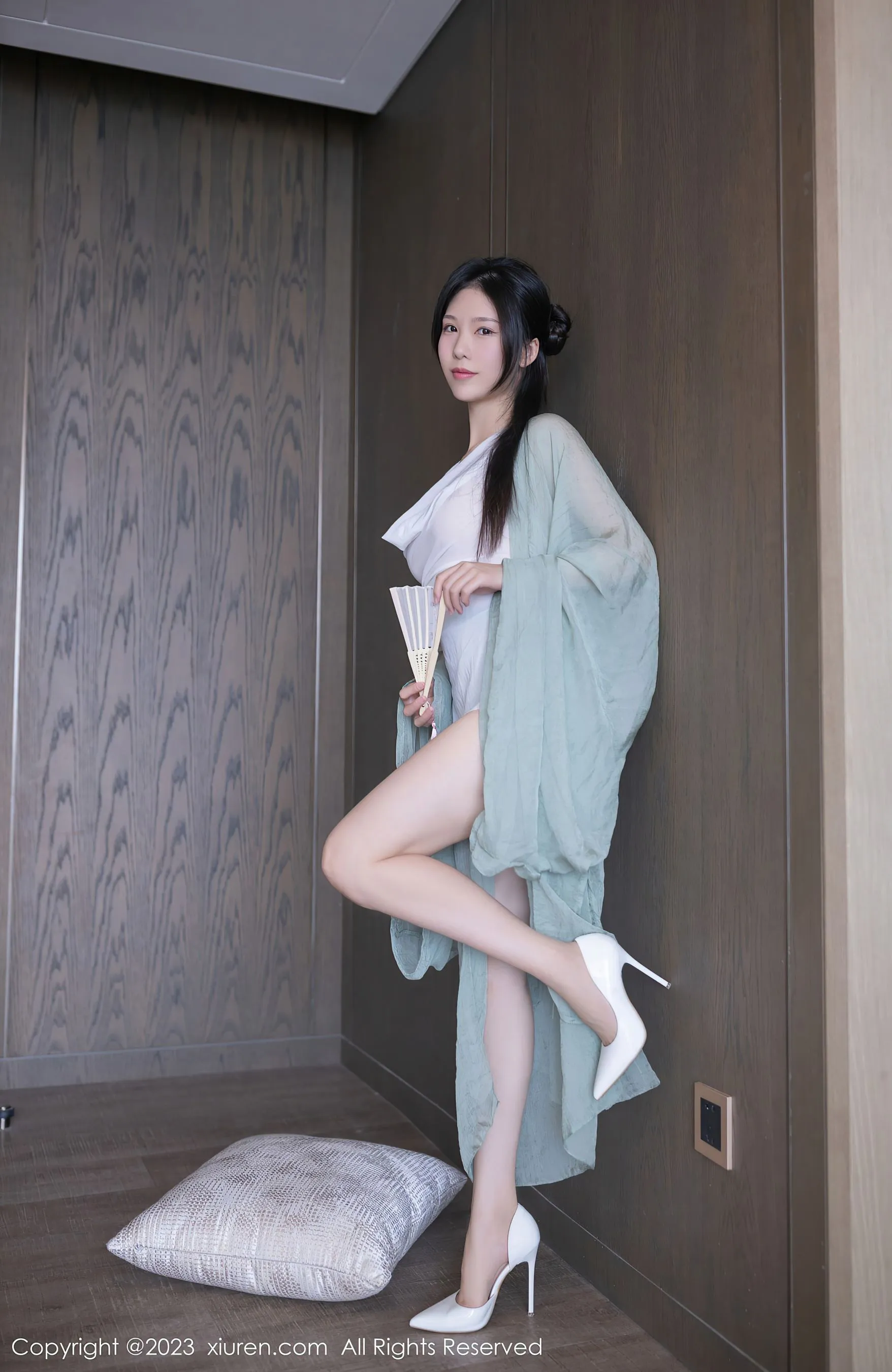 激情時刻嫩模街拍寫真 – 櫻花季知性風採再現珍藏 - 9