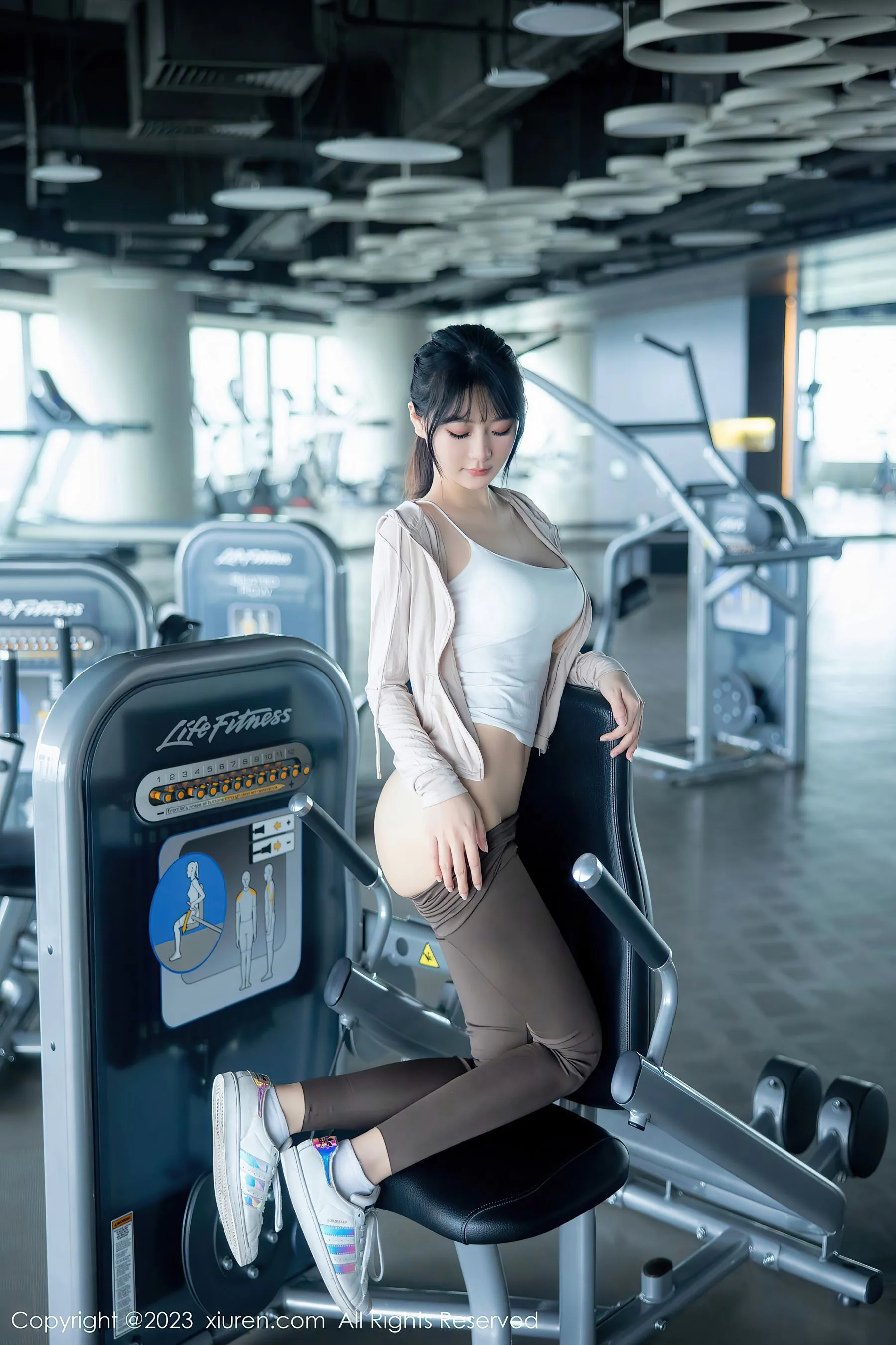 車模清純海邊寫真 – 春季活力風格展現精選 - 32