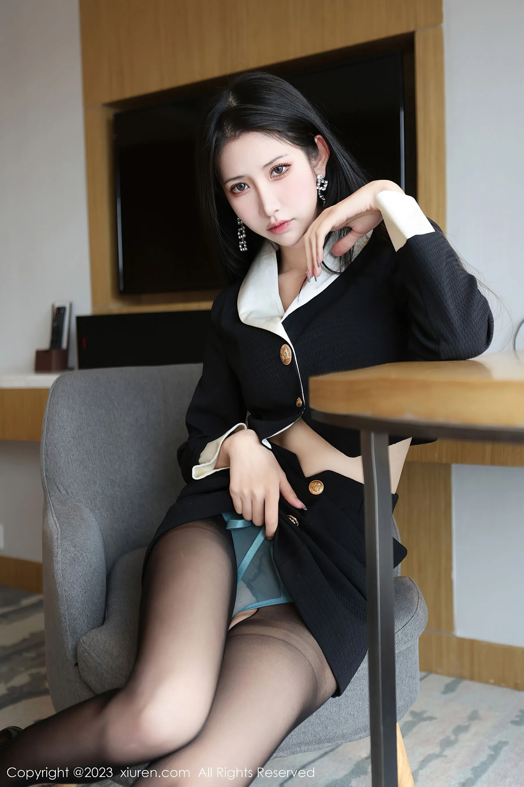 空姐性感街拍寫真 – 夏日俏皮風格展現典藏 - 2