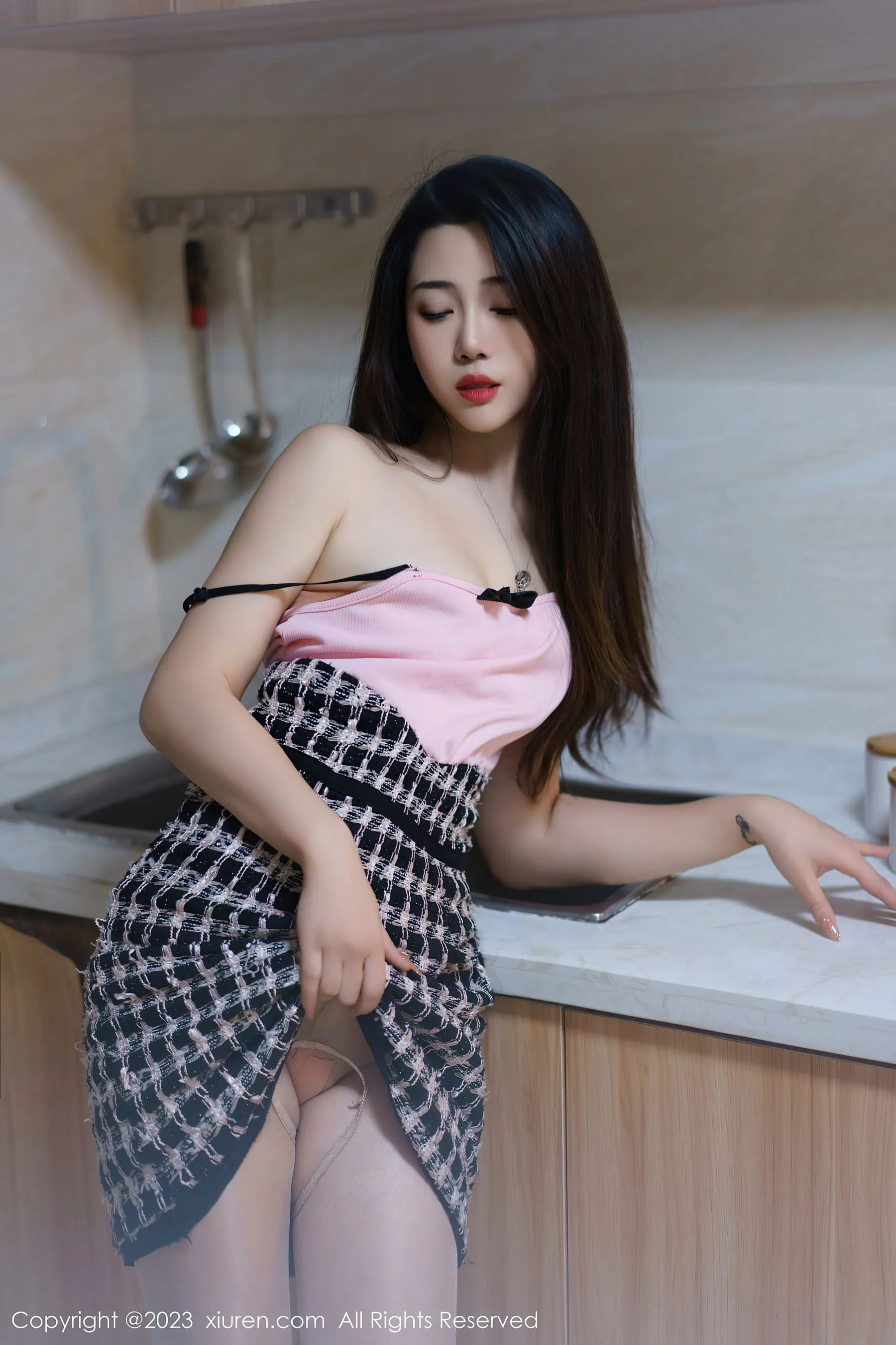 台北午後校花美照 – 知性魅力海邊實錄精選 - 4