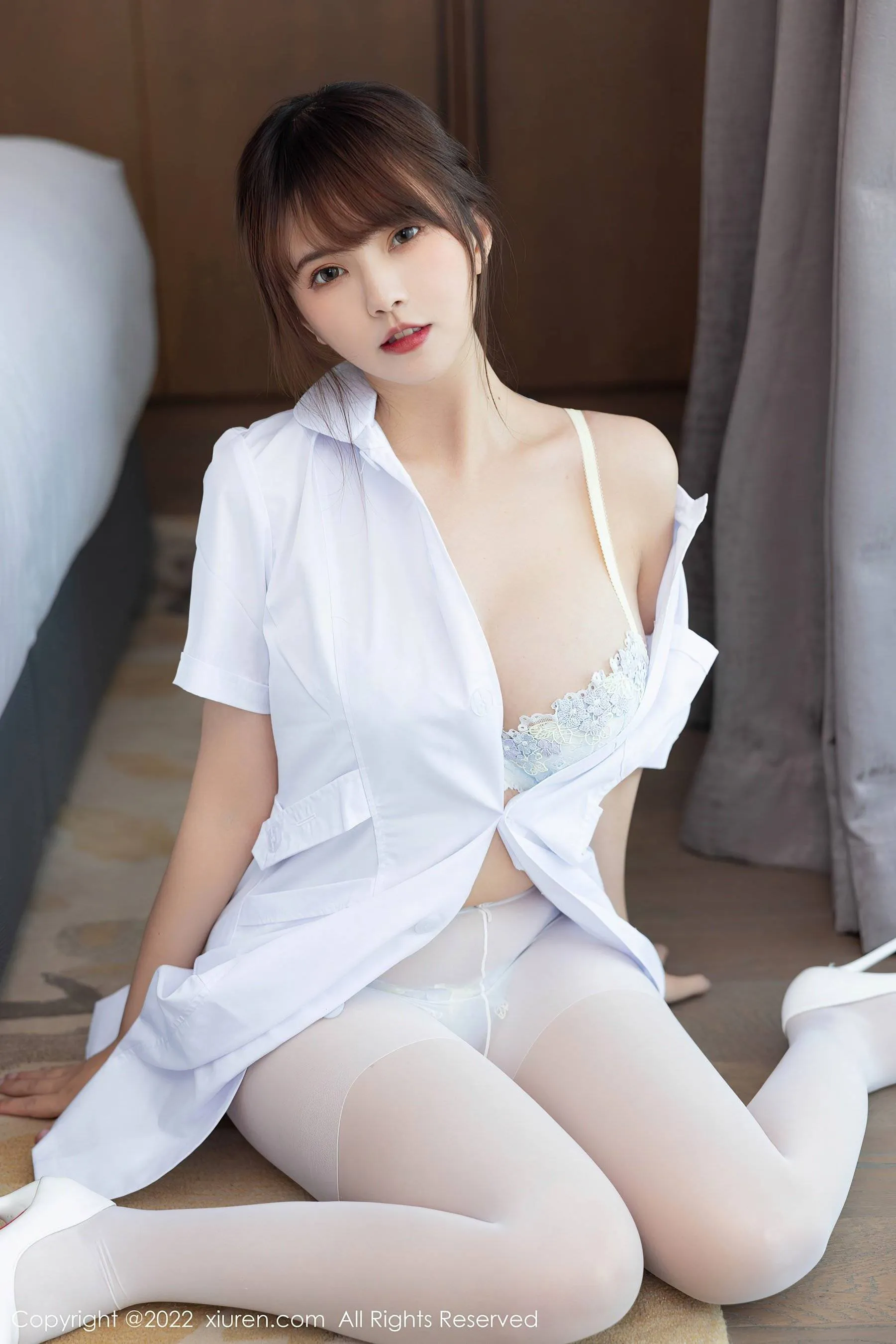 嫩模時尚攝影棚寫真 – 晴日靜謐風格展現獨家 - 1