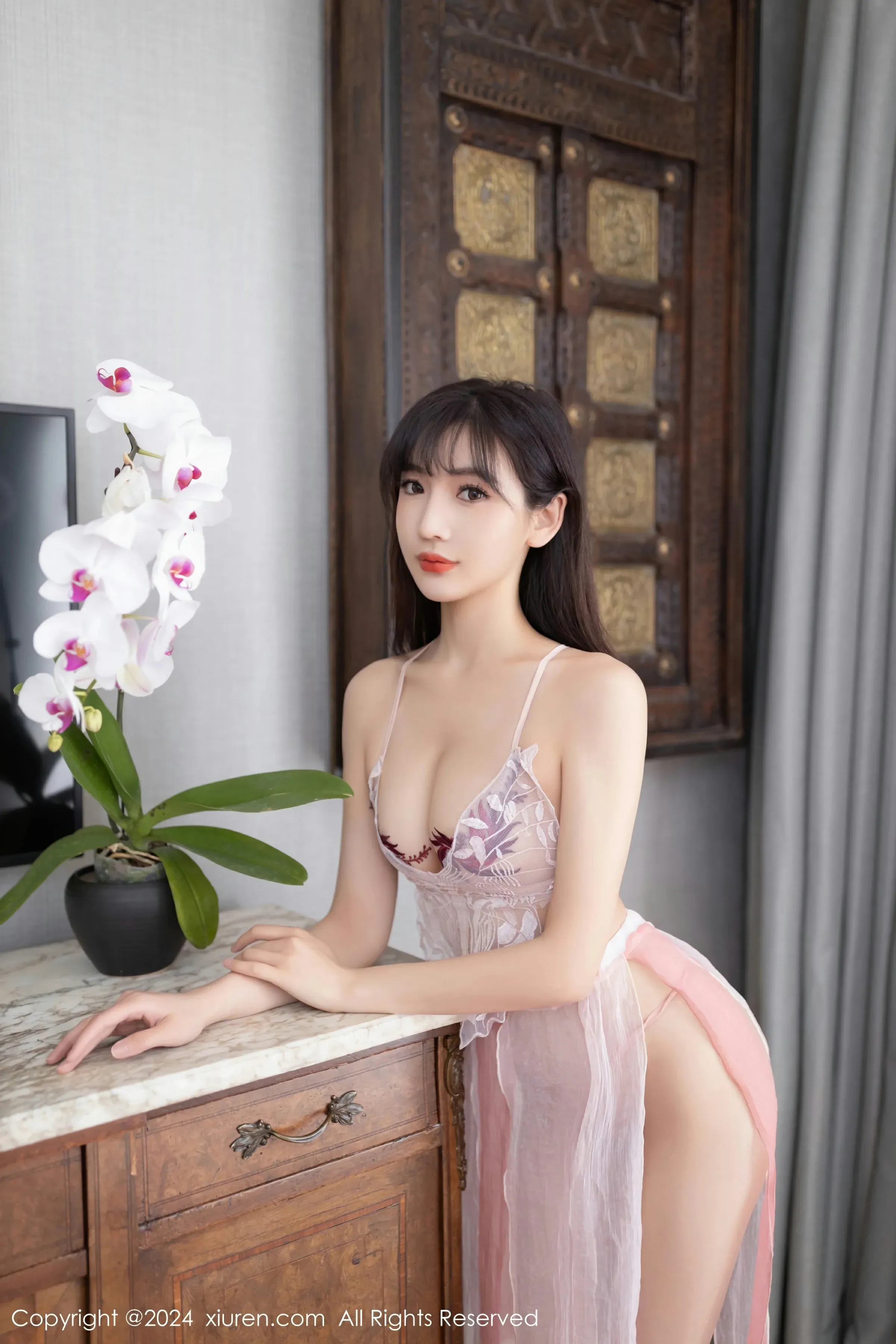 主播魅惑攝影棚寫真 – 櫻花季靜謐風格展現限量 - 4