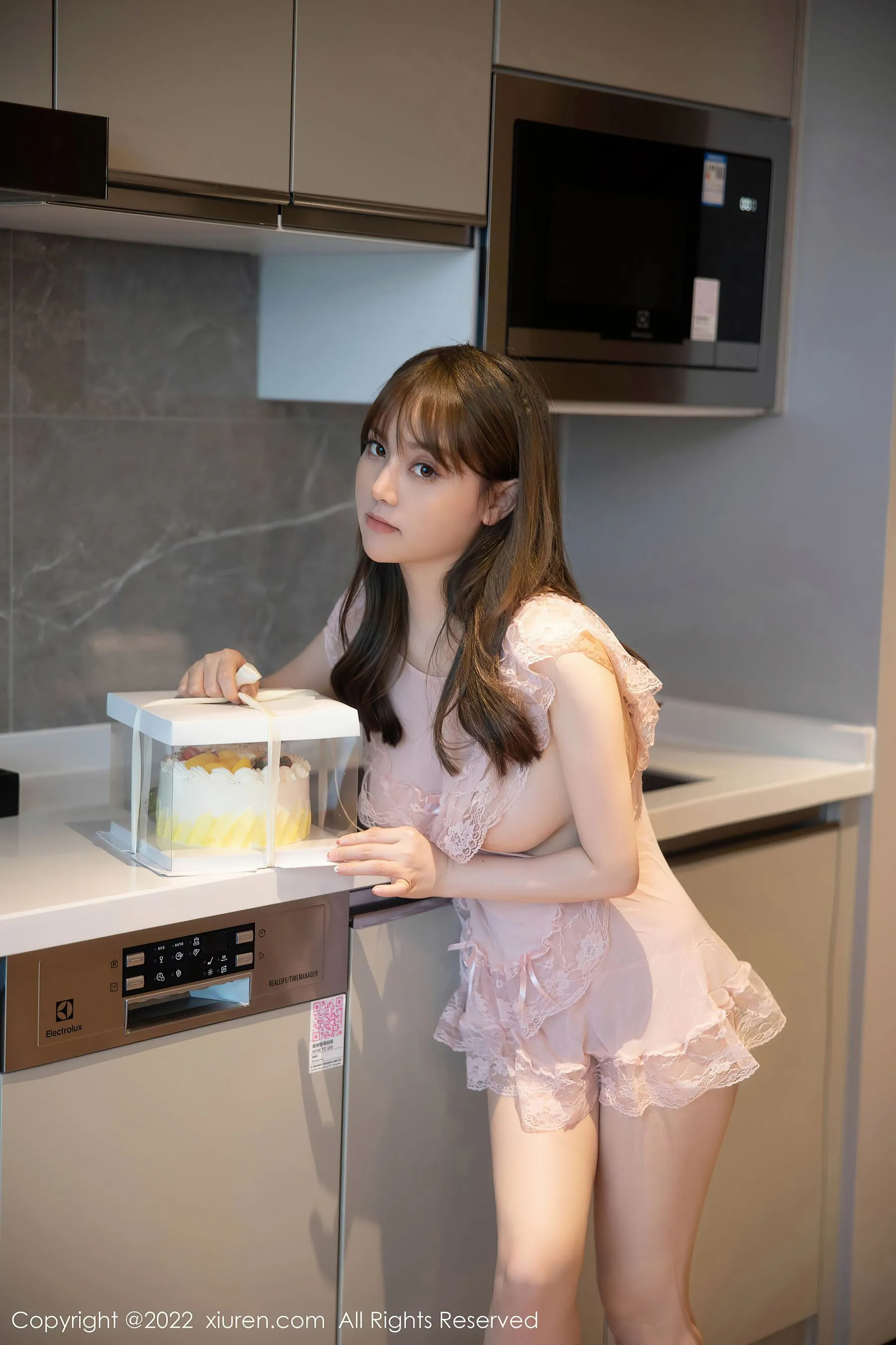 主播優雅海邊寫真 – 夏日自信風格展現珍藏 - 63