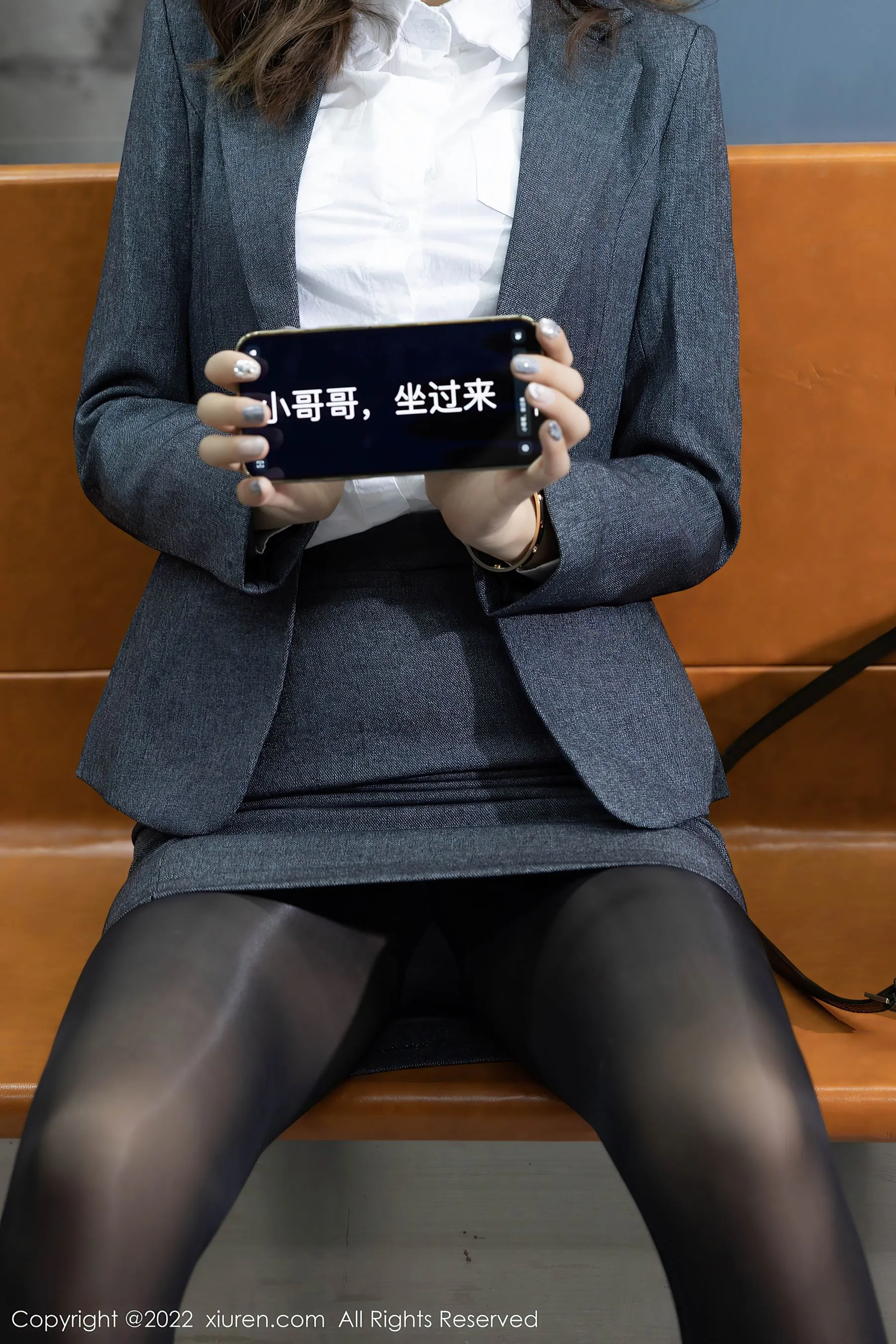 夏季限定校花優雅寫真集 – 室內靜謐瞬間捕捉珍藏 - 49