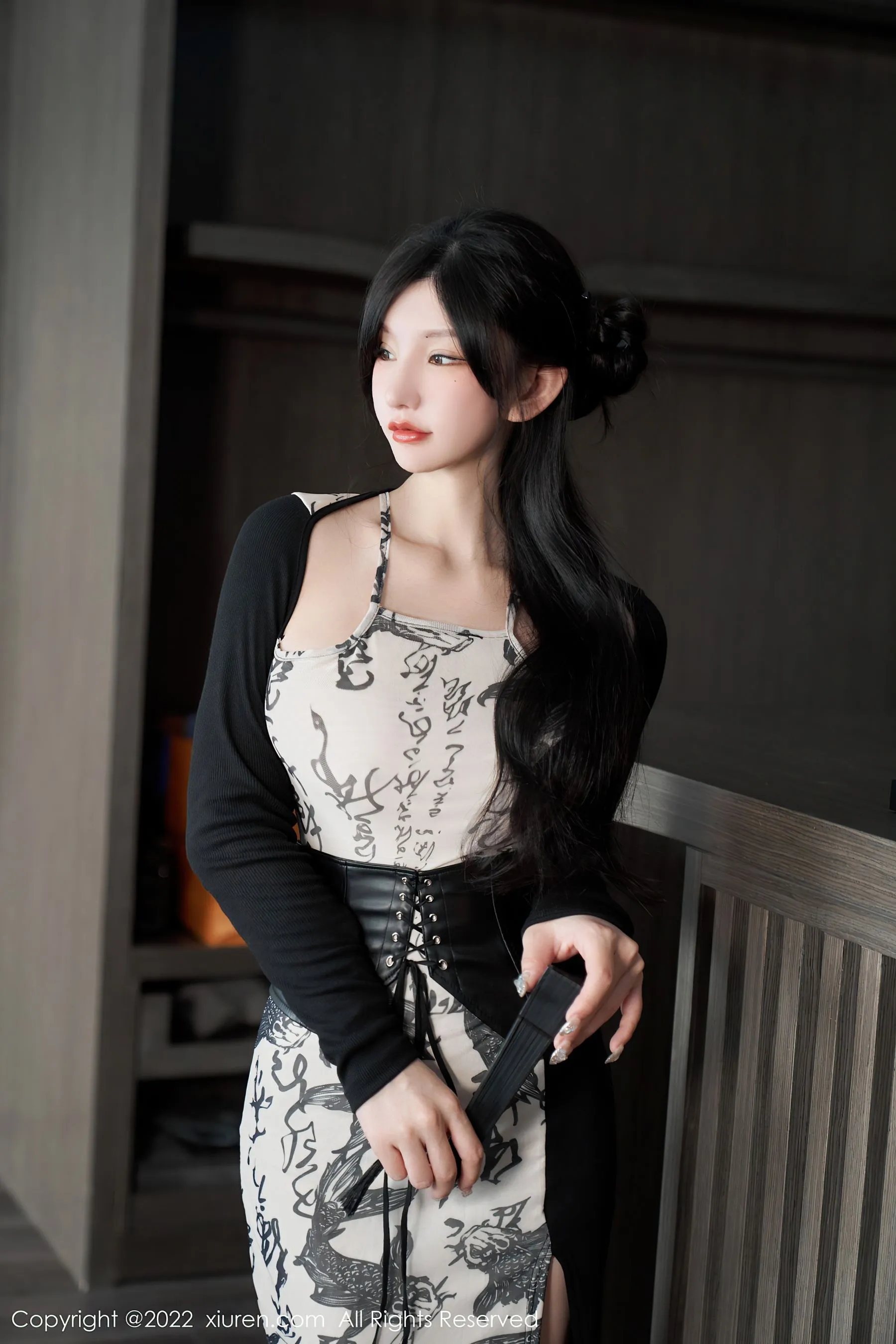 夜晚苗慄網紅寫真精選 – 高貴山景靜謐完美融合限量 - 82