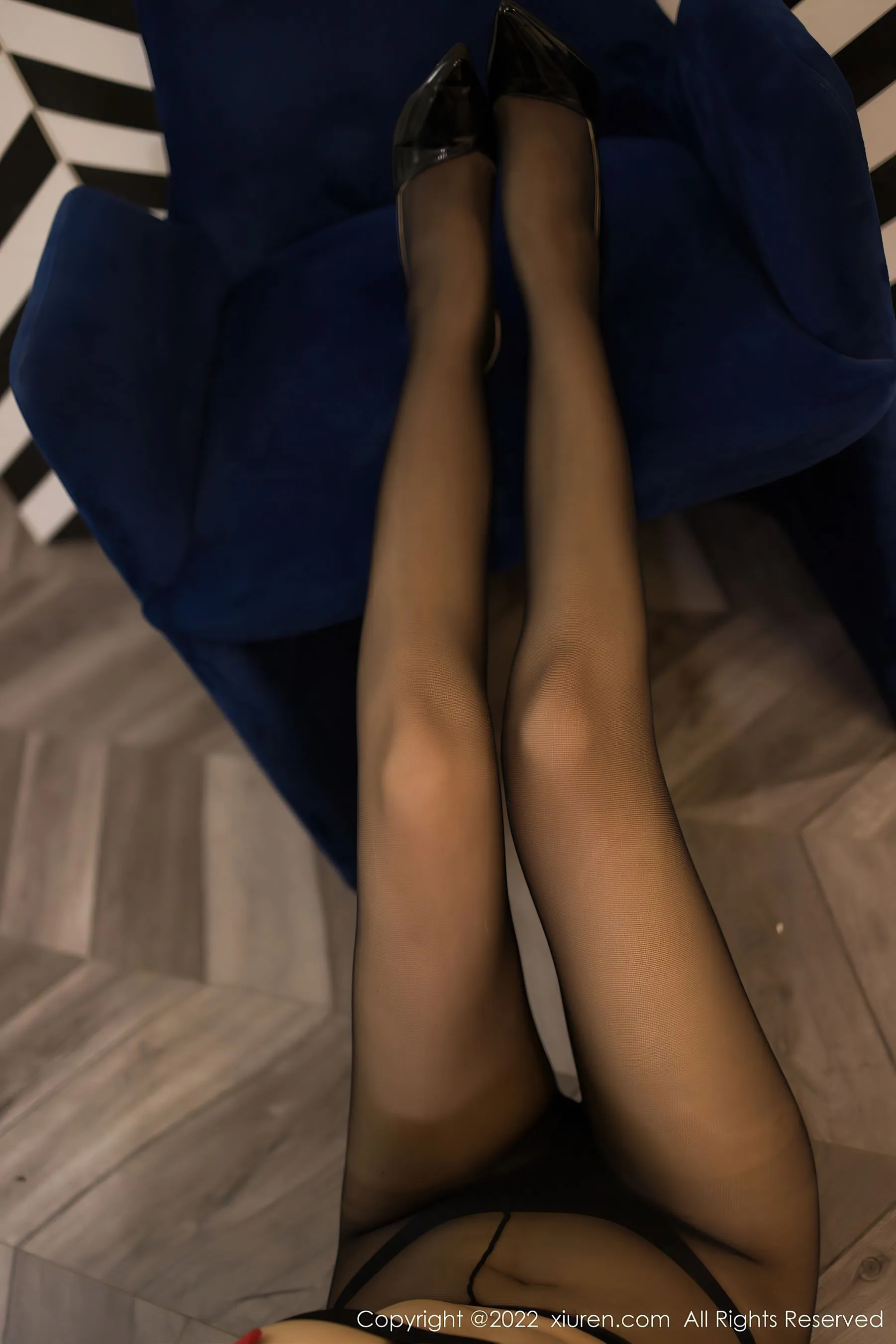 嫩模甜美攝影棚寫真 – 夏季活力風格展現獨家 - 15