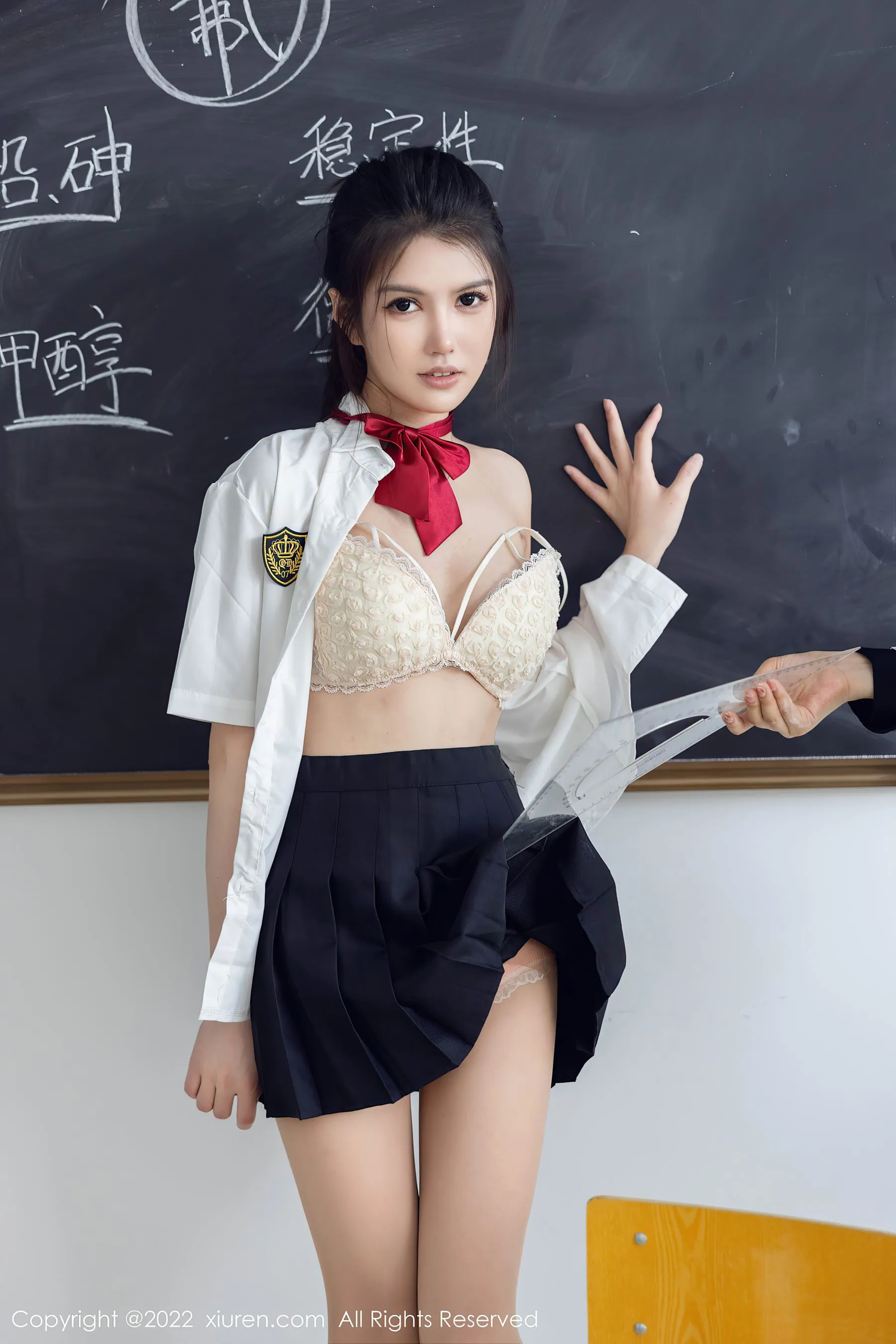 新竹深夜模特美照 – 火辣魅力室內實錄獨家 - 1