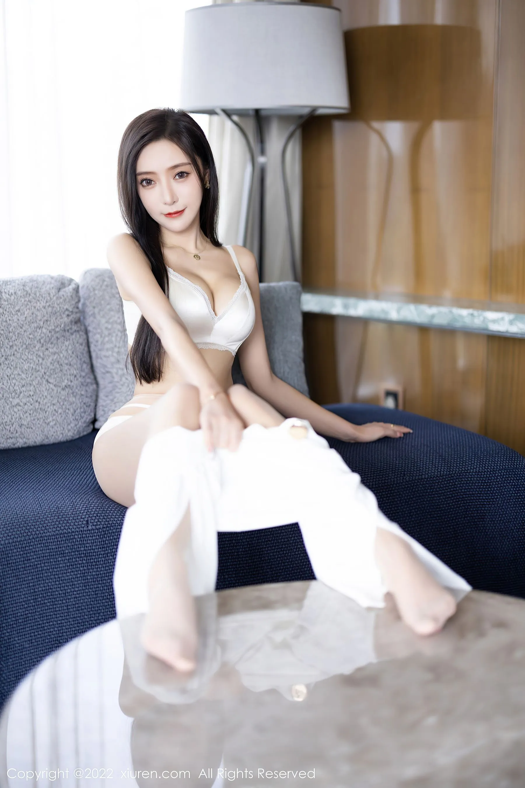 冬季限定護士知性寫真集 – 自然光俏皮瞬間捕捉珍藏 - 21