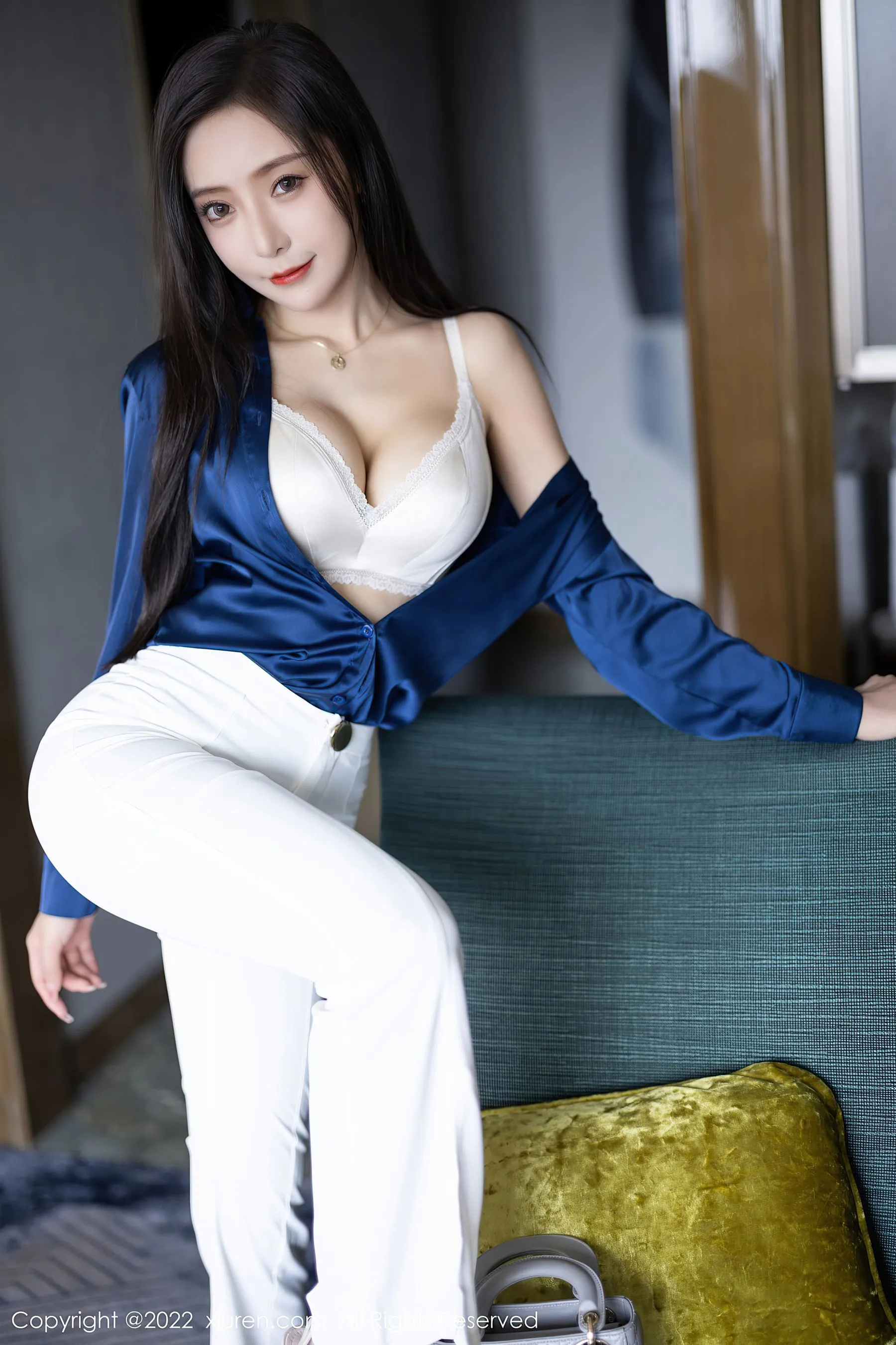 冬季限定護士知性寫真集 – 自然光俏皮瞬間捕捉珍藏 - 67