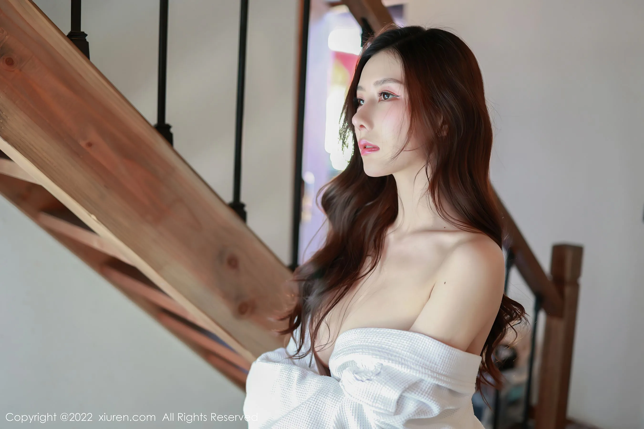主播火辣室內寫真 – 雨季浪漫風格展現珍藏 - 4