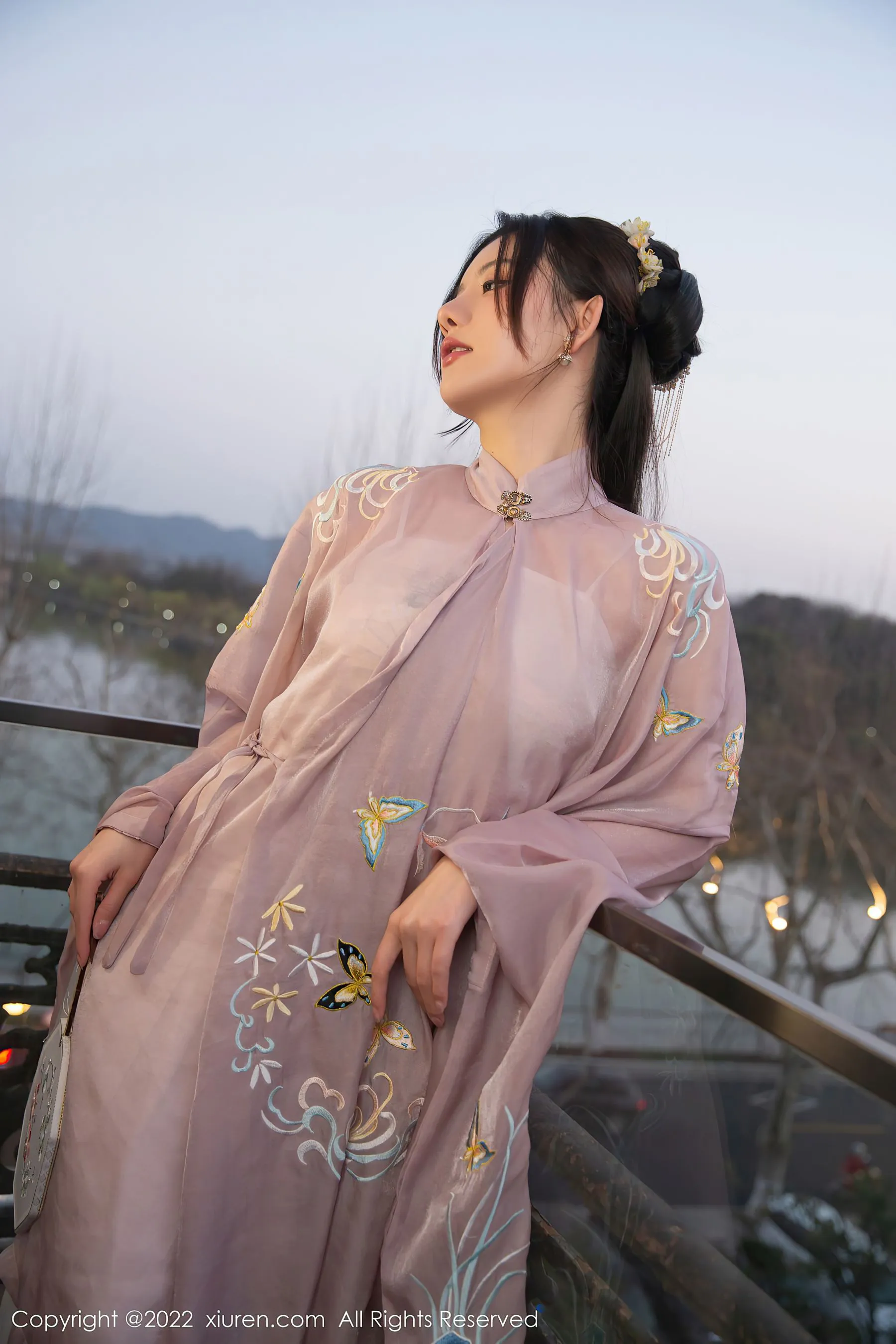 模特知性山景寫真 – 夏季優雅風格展現珍藏 - 2