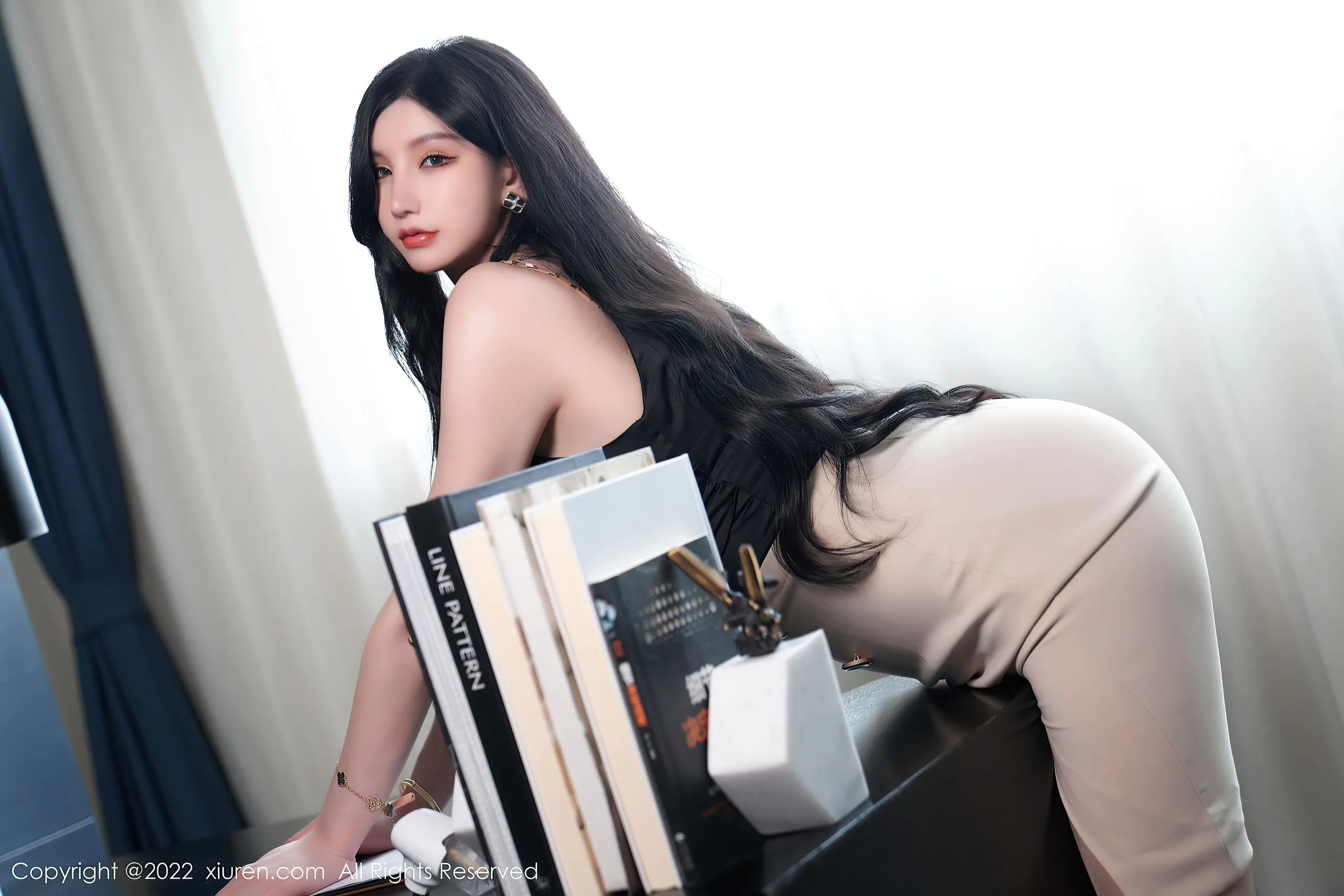台南凌晨車模美照 – 性感魅力山景實錄限量 - 28