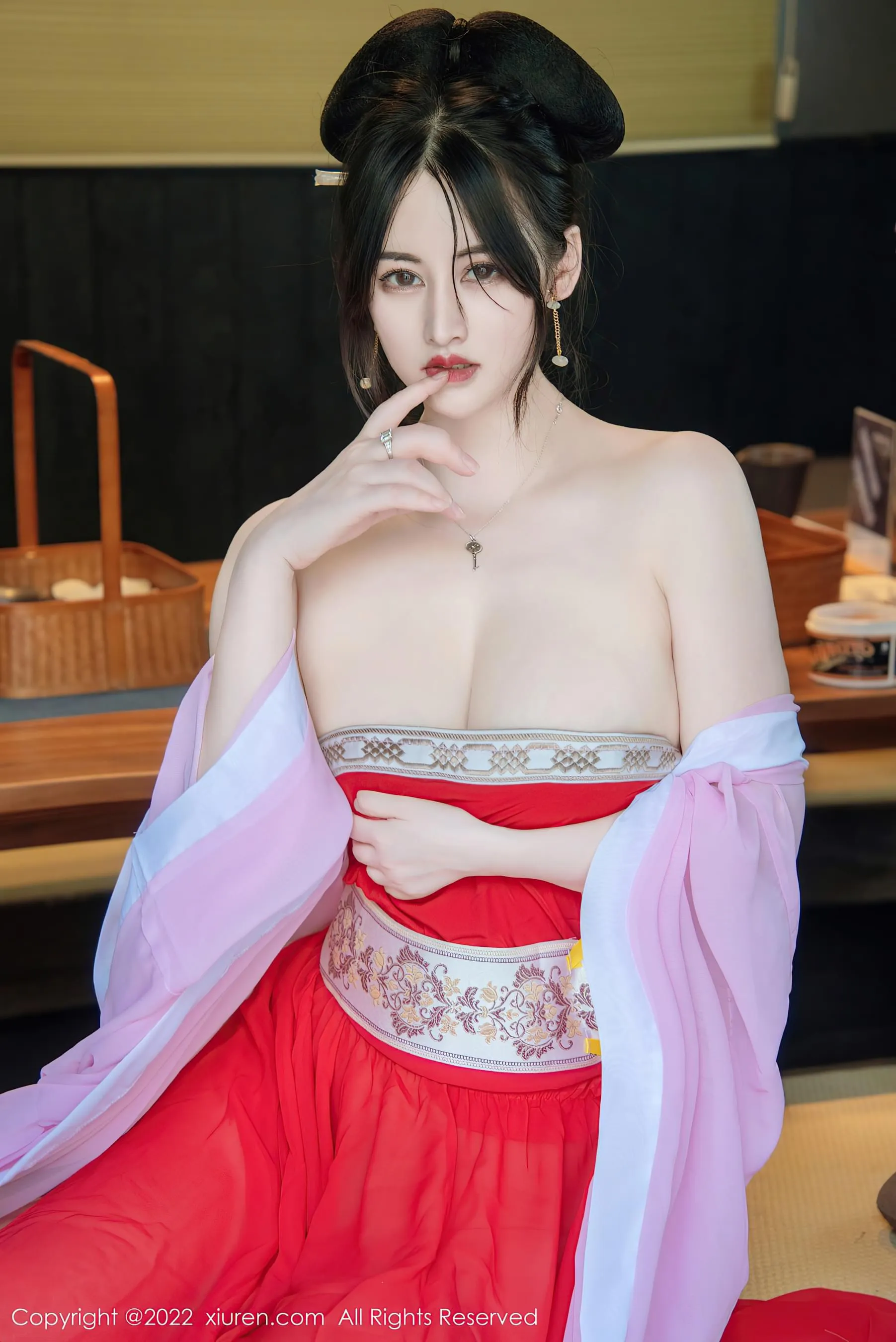 護士甜美室內寫真 – 春季俏皮風格展現限量 - 33