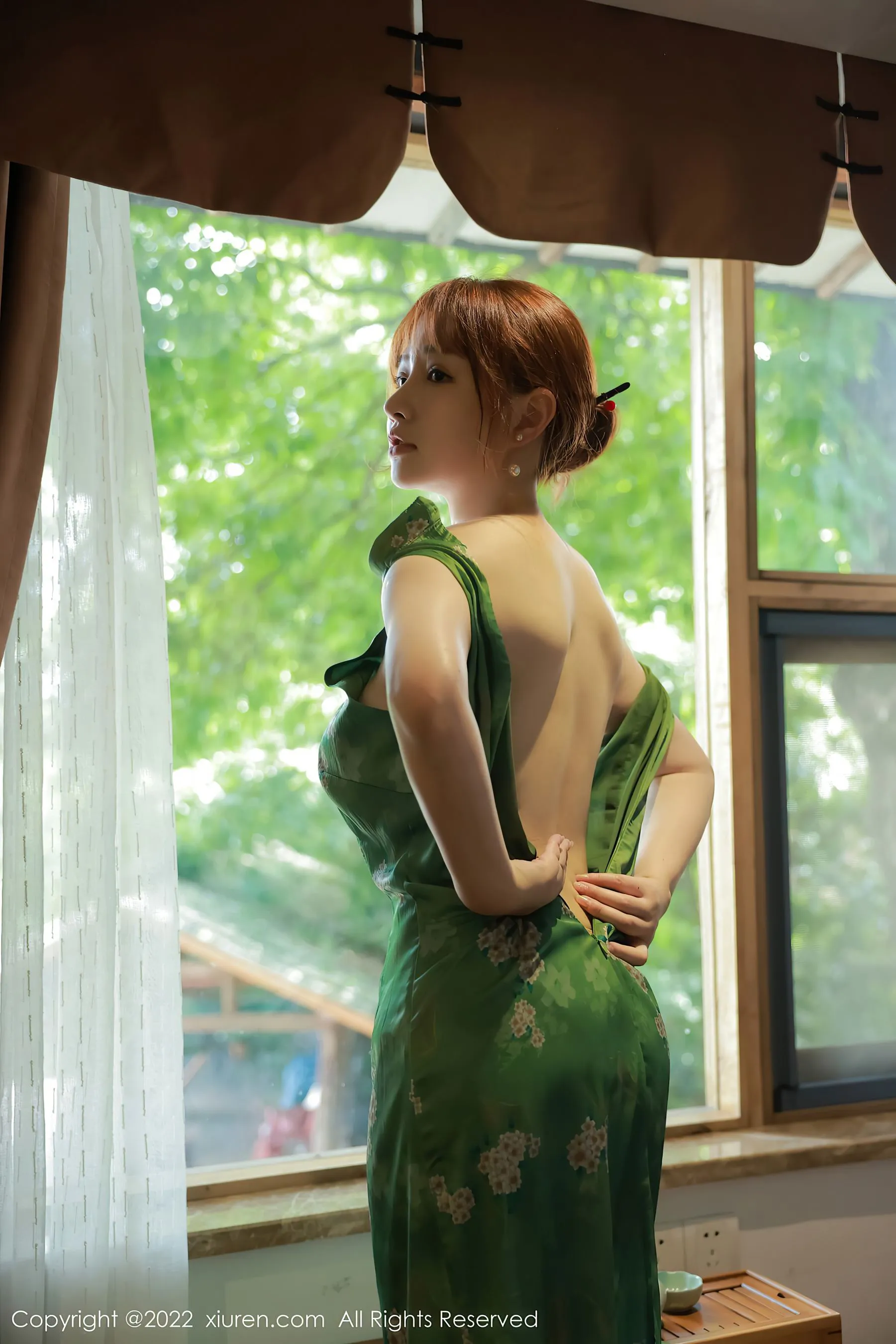 校花知性山景寫真 – 秋季靜謐風格展現典藏 - 15