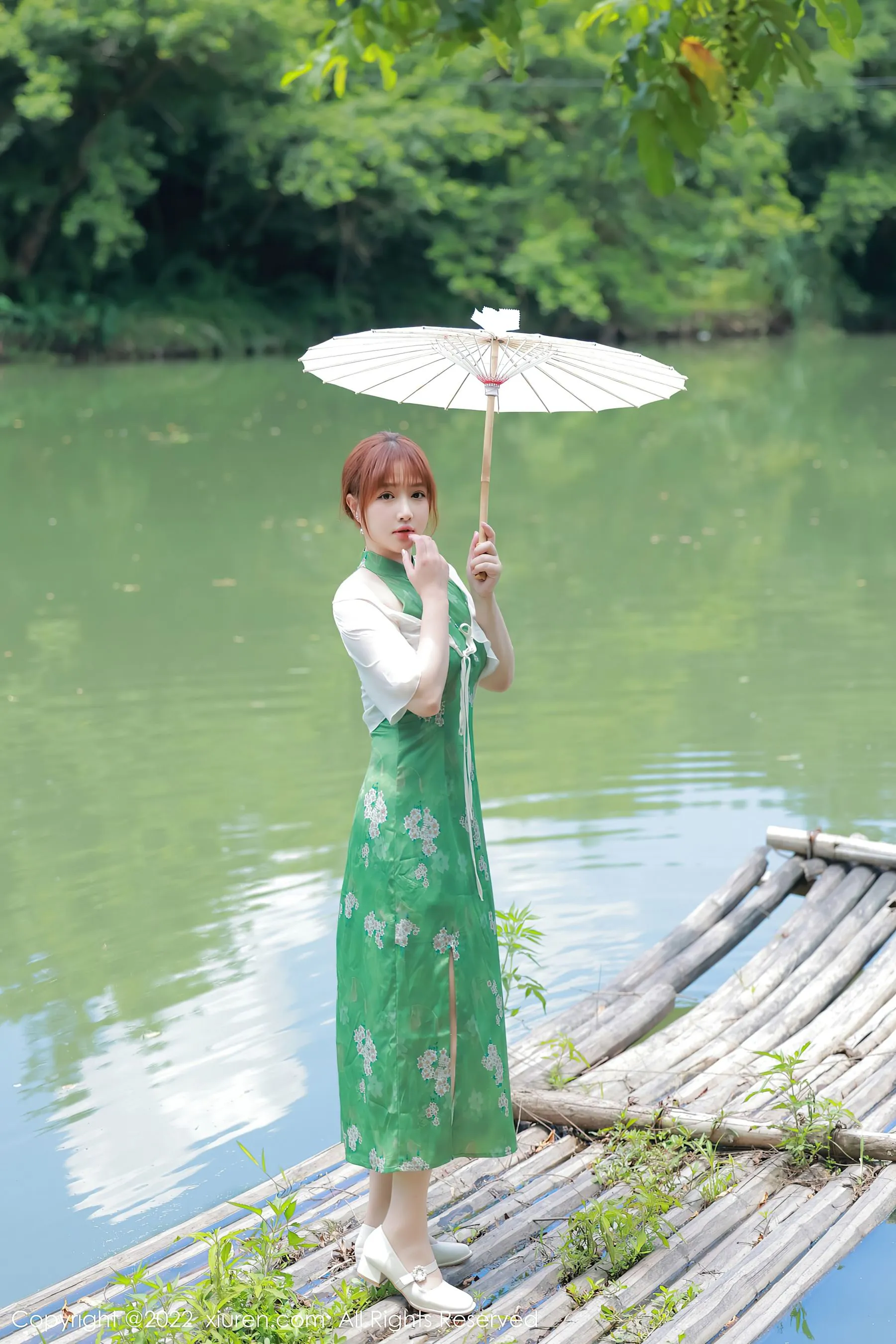校花知性山景寫真 – 秋季靜謐風格展現典藏 - 28