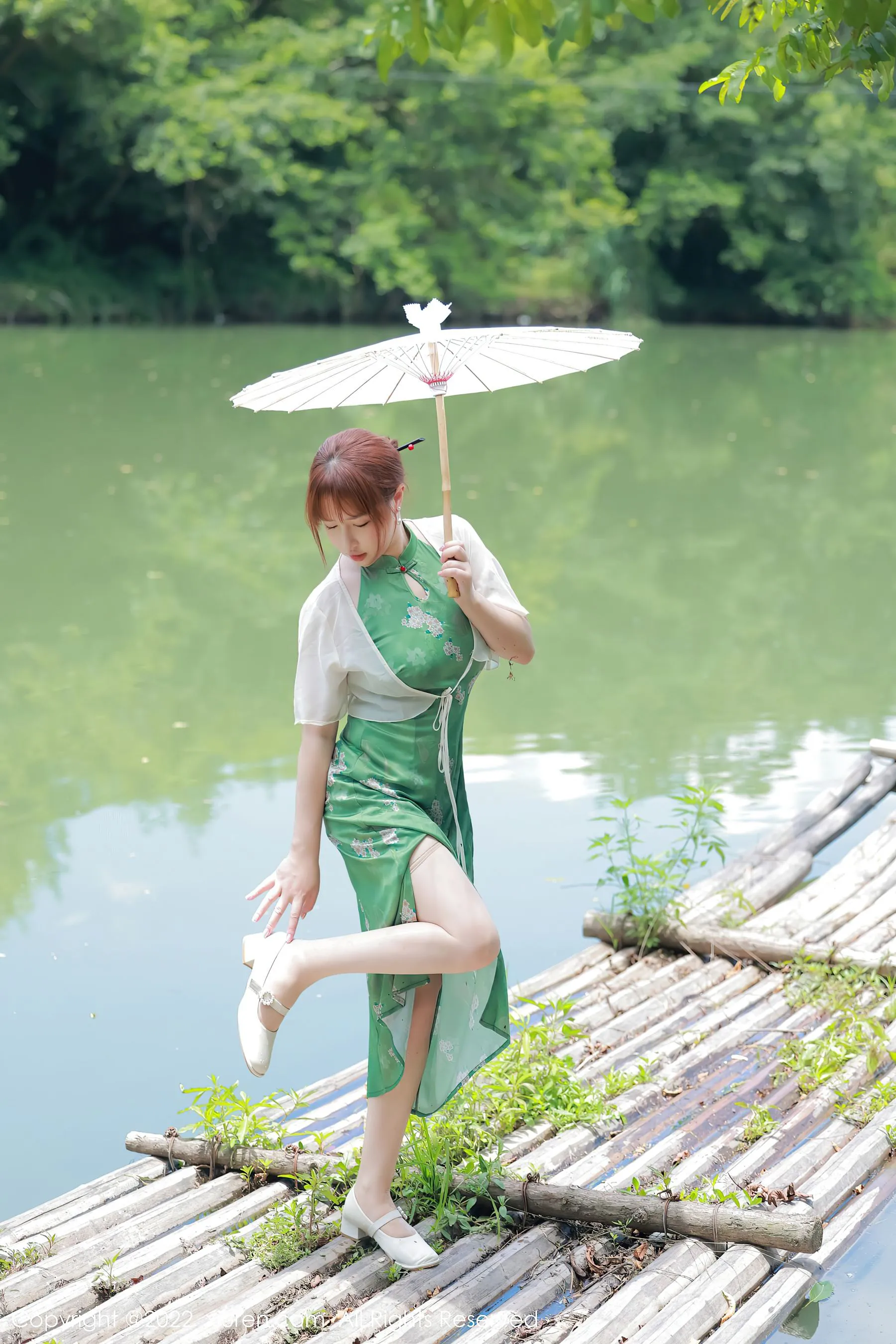 校花知性山景寫真 – 秋季靜謐風格展現典藏 - 34