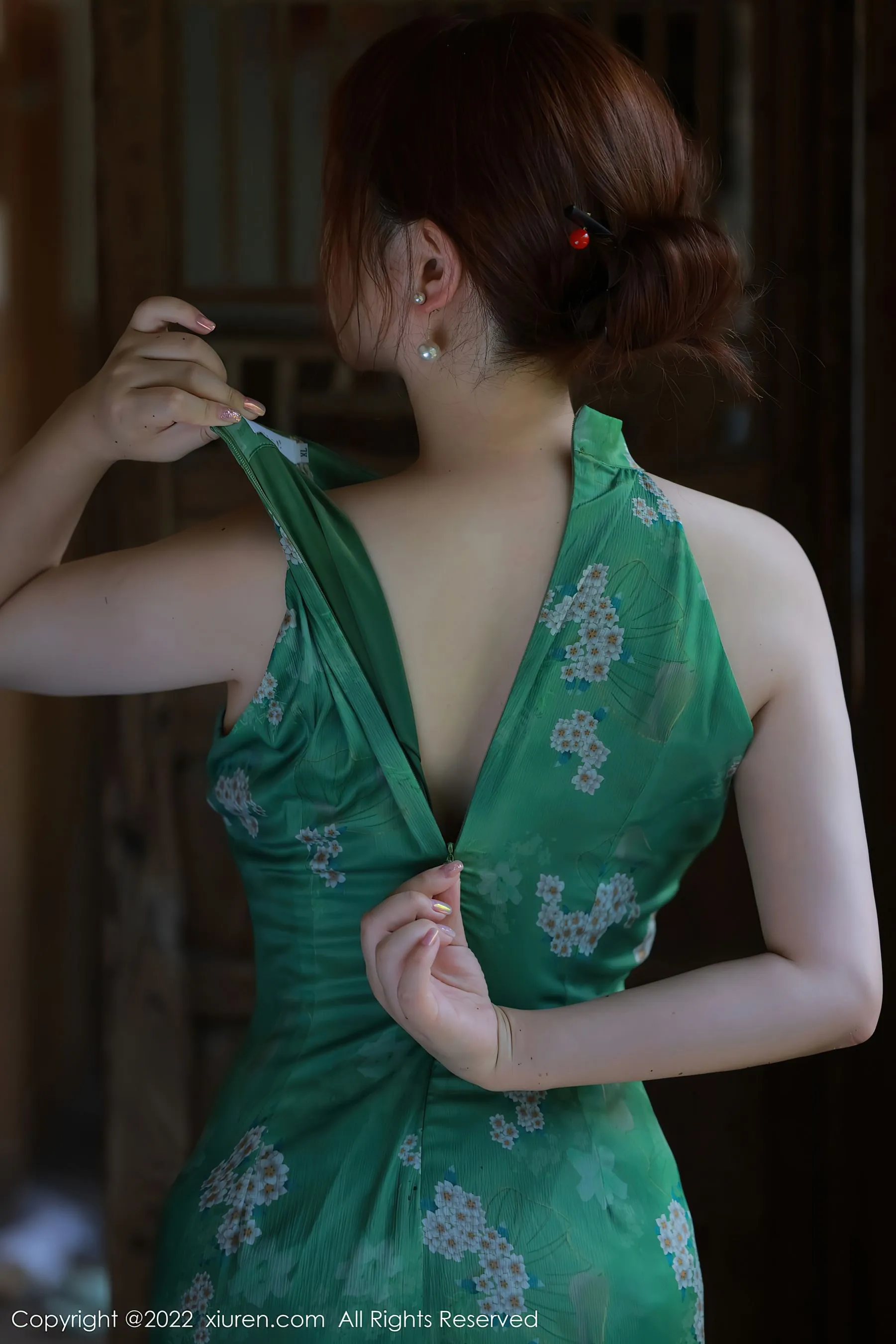 校花知性山景寫真 – 秋季靜謐風格展現典藏 - 4