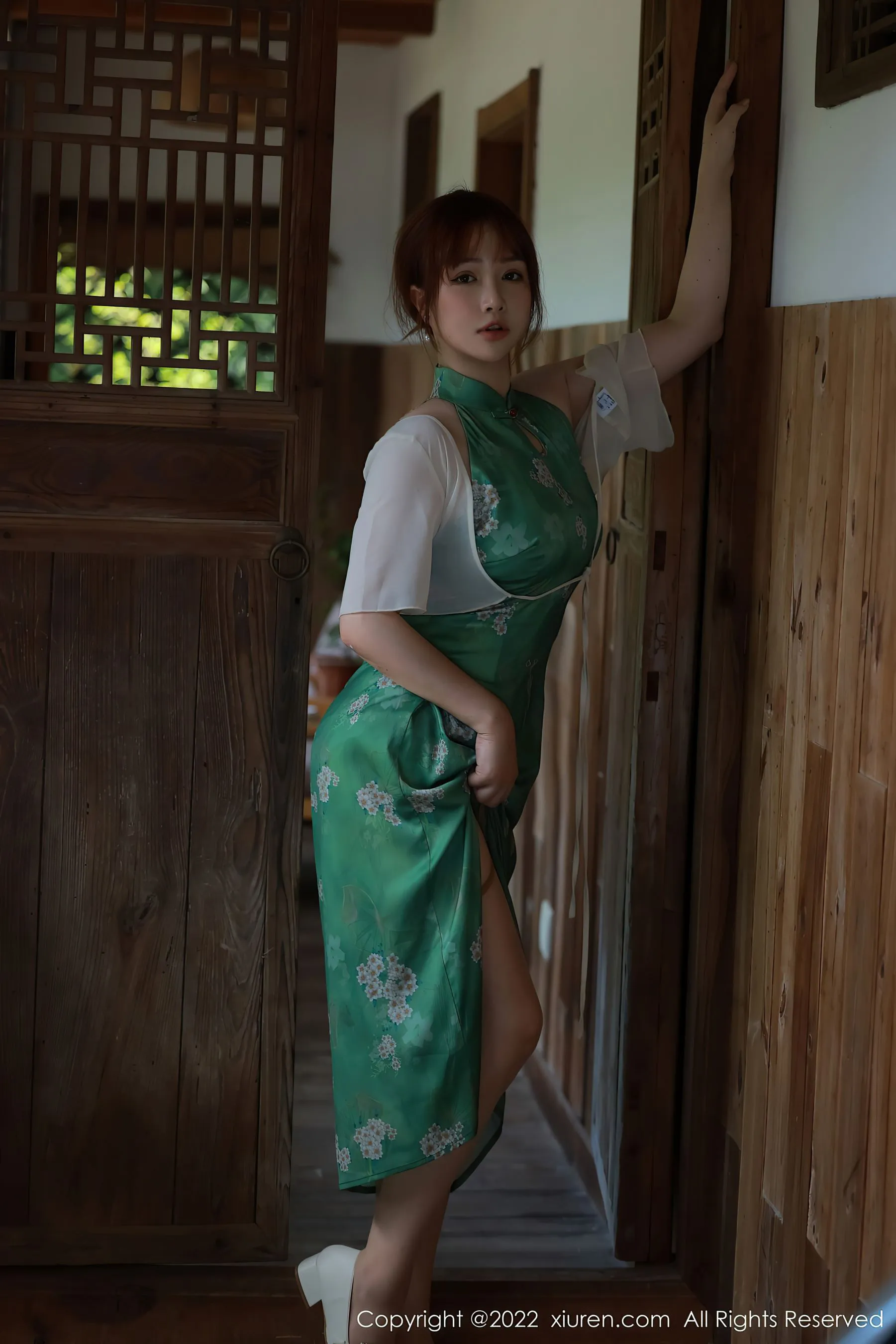 校花知性山景寫真 – 秋季靜謐風格展現典藏 - 50