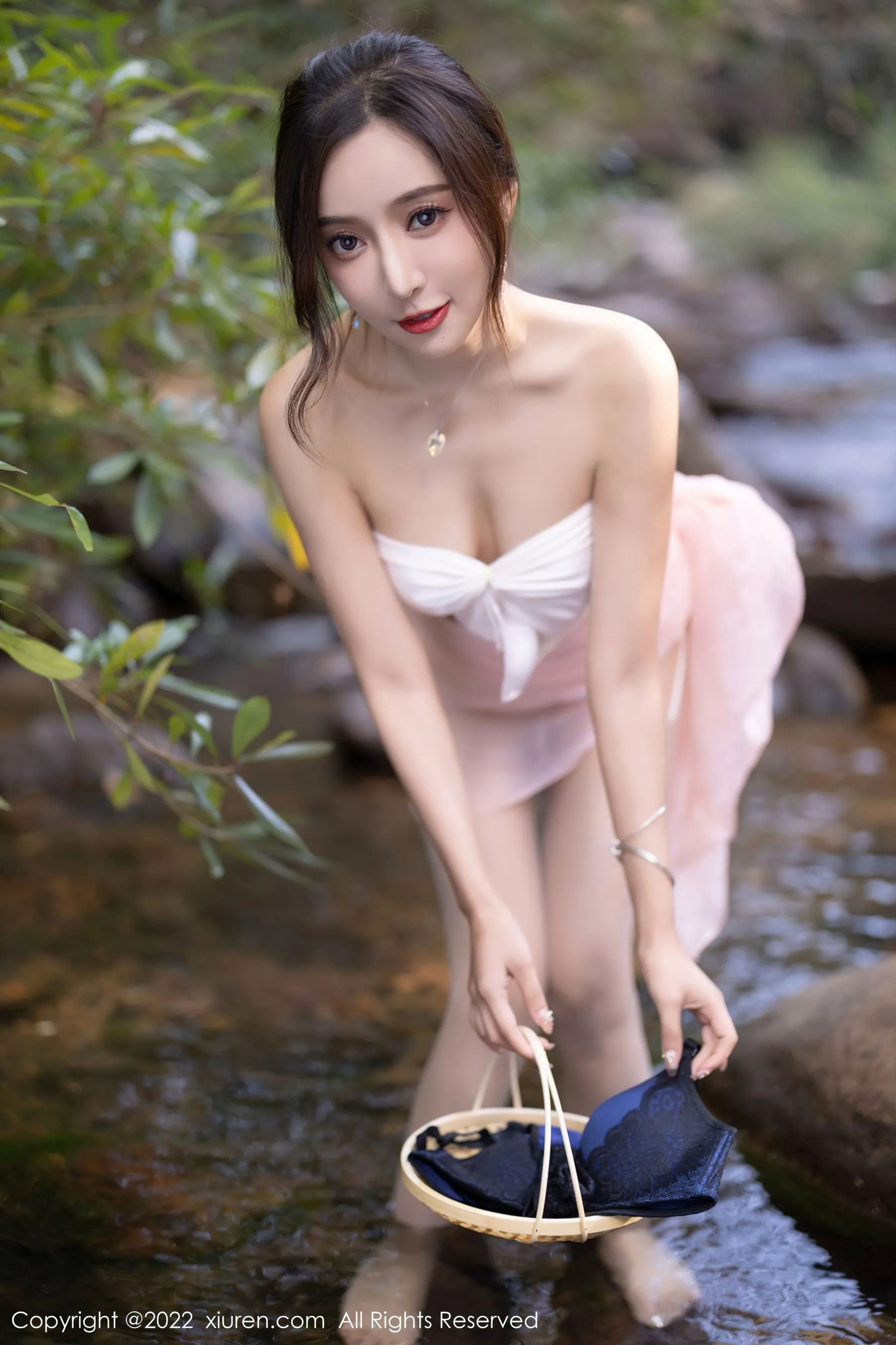 網紅活潑戶外寫真 – 雨季自信風格展現典藏 - 18