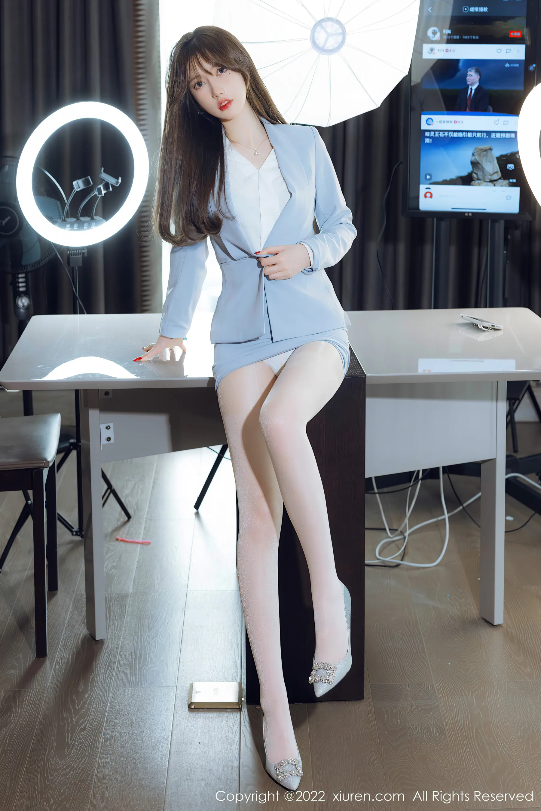 主播優雅自然光寫真 – 春季自信風格展現精選 - 34