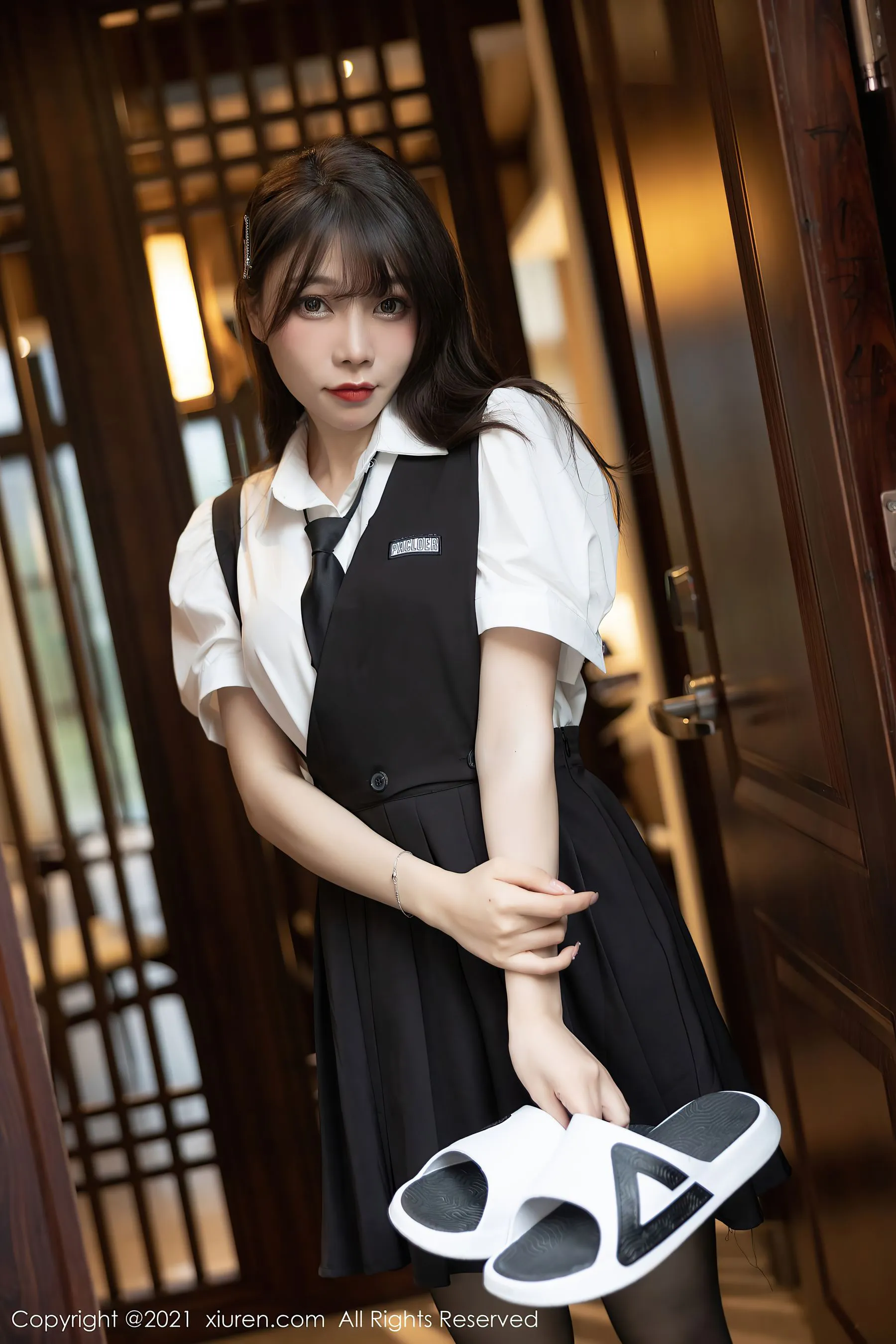 嫩模知性自然光寫真 – 雨季溫柔風格展現珍藏 - 78