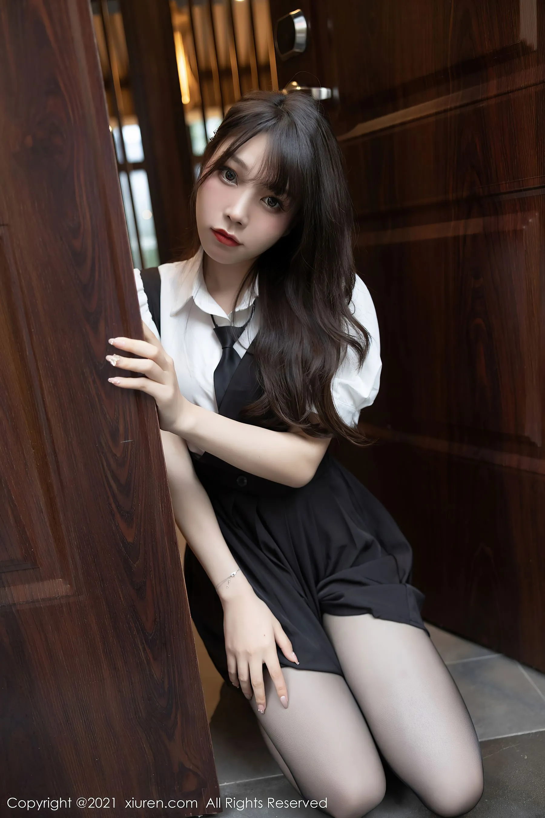 嫩模知性自然光寫真 – 雨季溫柔風格展現珍藏 - 84