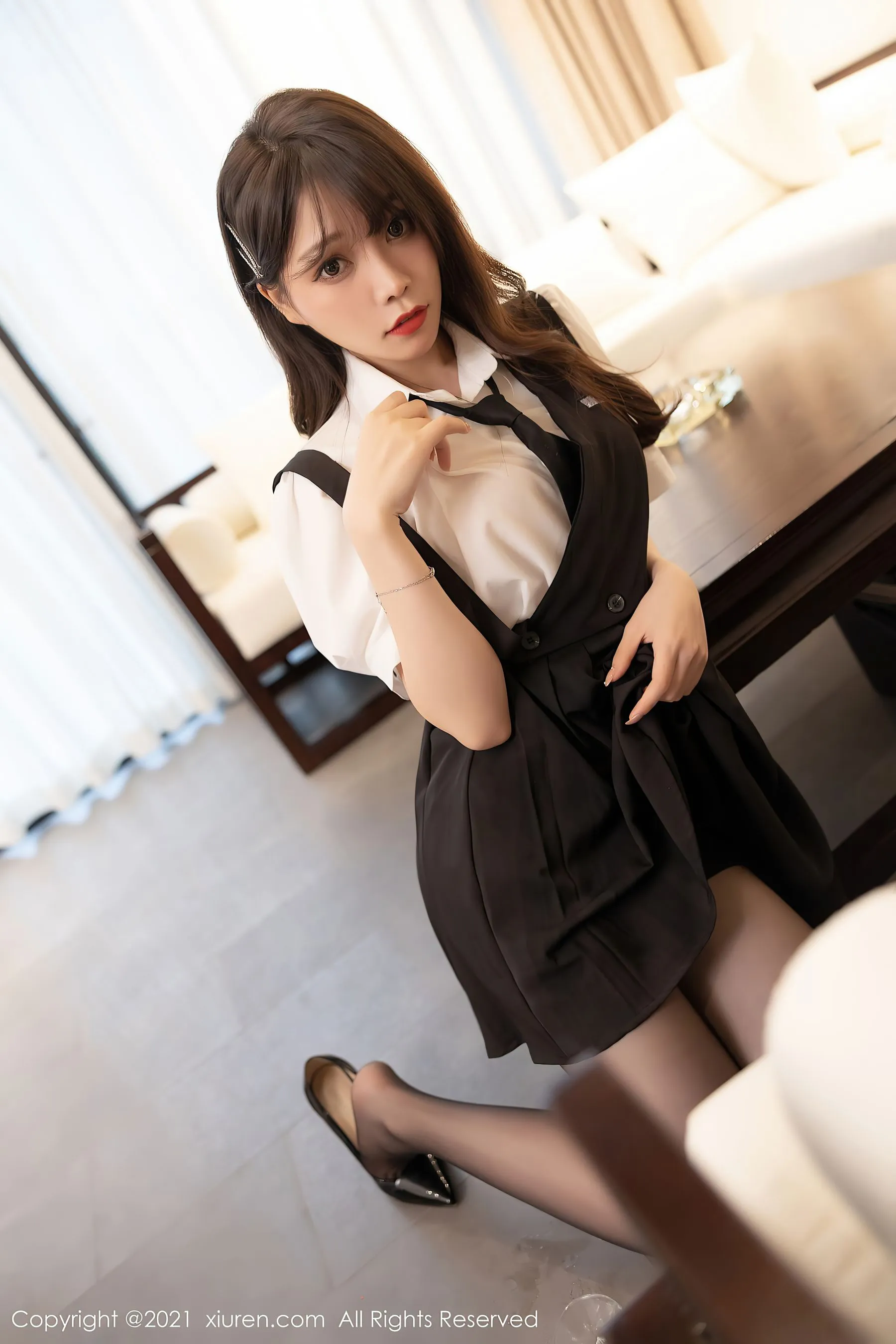 嫩模知性自然光寫真 – 雨季溫柔風格展現珍藏 - 94