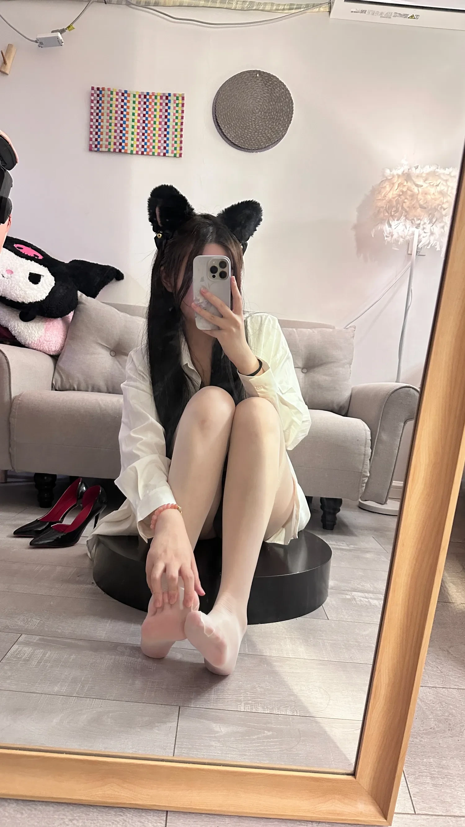 主播甜美攝影棚寫真 – 冬季俏皮風格展現精選 - 2