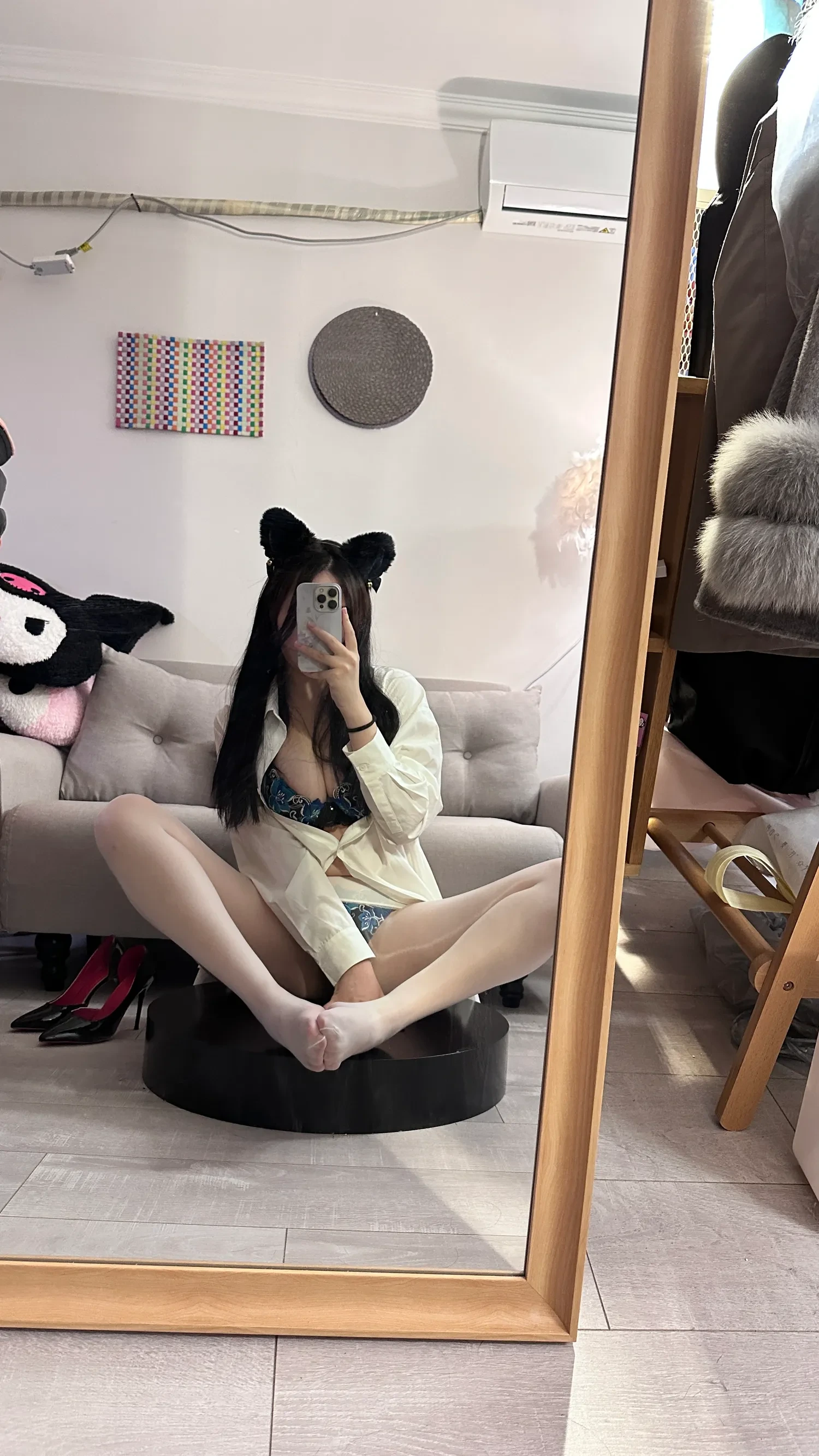 主播甜美攝影棚寫真 – 冬季俏皮風格展現精選 - 24